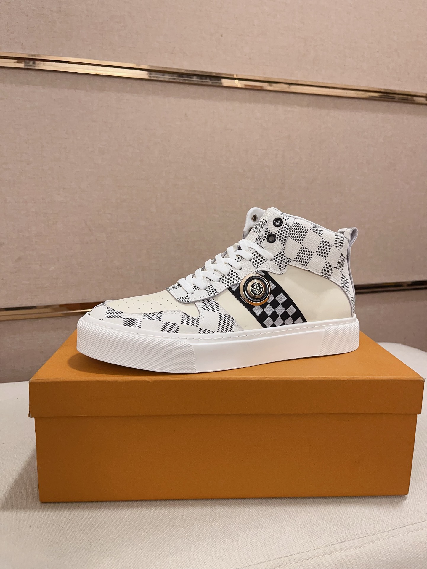 NO:270974,The new counter of the louis vuitton (Louis Vuitton/lv) is available simultaneously. The upper imported Italian top layer cowhide, fully imported sheepskin lining, completely 1-to-1 replica, the original sole is specially supplied with original sole, the exclusive movable molding sole is super comfortable, the original order goods, high quality, you can enter and exit the counter at will, welcome to compare. Number of codes: 38-44 (45 custom made without return,, louis vuitton, louis vuitton, louis vuitton, cowhide, sheepskin19860909louis vuitton(路易威登/lv)新款专柜同步发售,鞋面意大利进口头层牛皮,全进口羊皮内里,完全1比1复刻,鞋底原厂特供原版底,独家活动成型底超级舒适,原厂跟单货,高品质,可随意进出专柜,欢迎对比.码数:38-44（45订做不退换,,louis vuitton,louis vuitton,louis vuitton,cowhide,sheepskin,Men's shoes