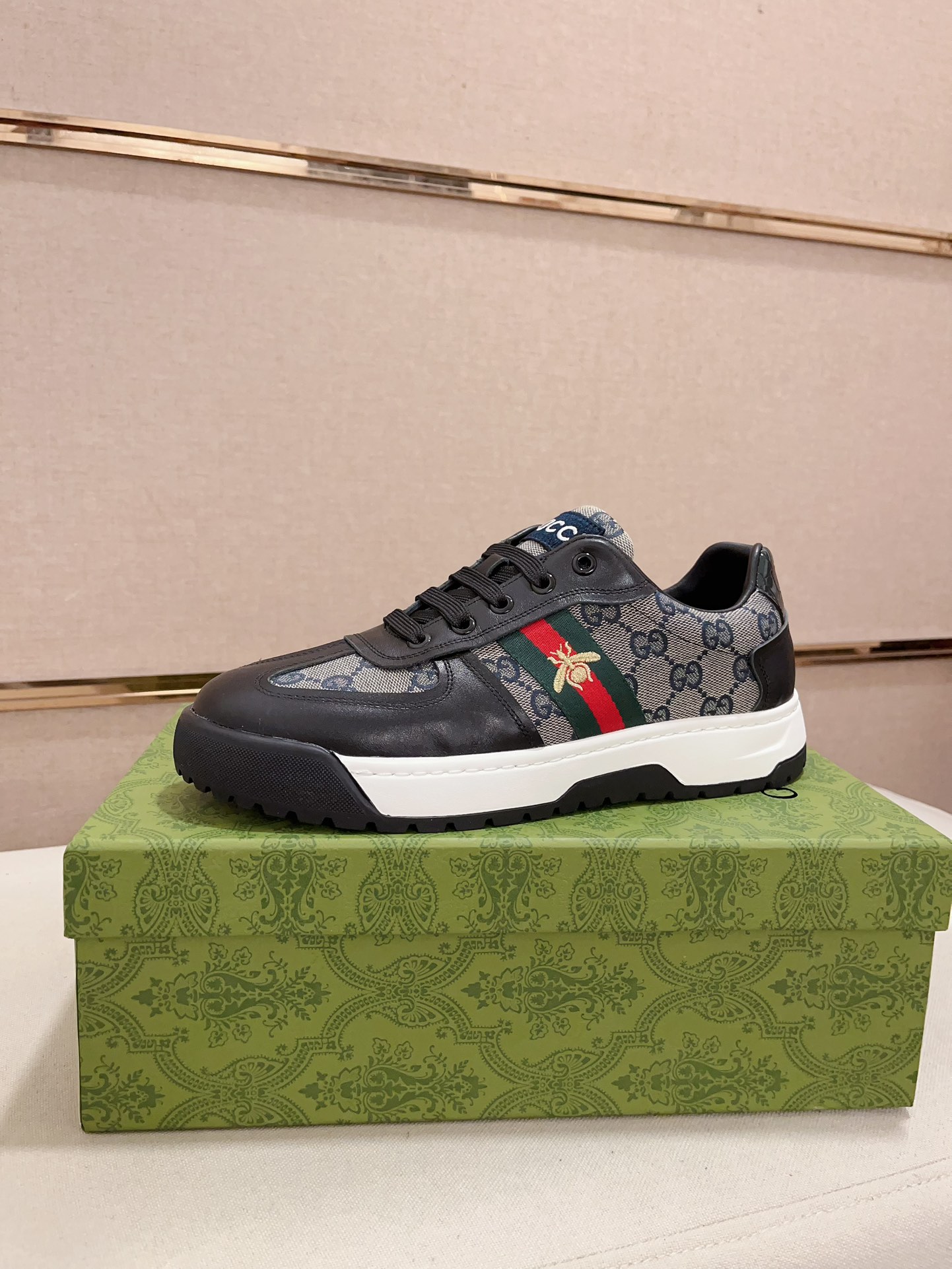 Gucci Baskets Homme Mode Décontractée avec Détails Iconiques