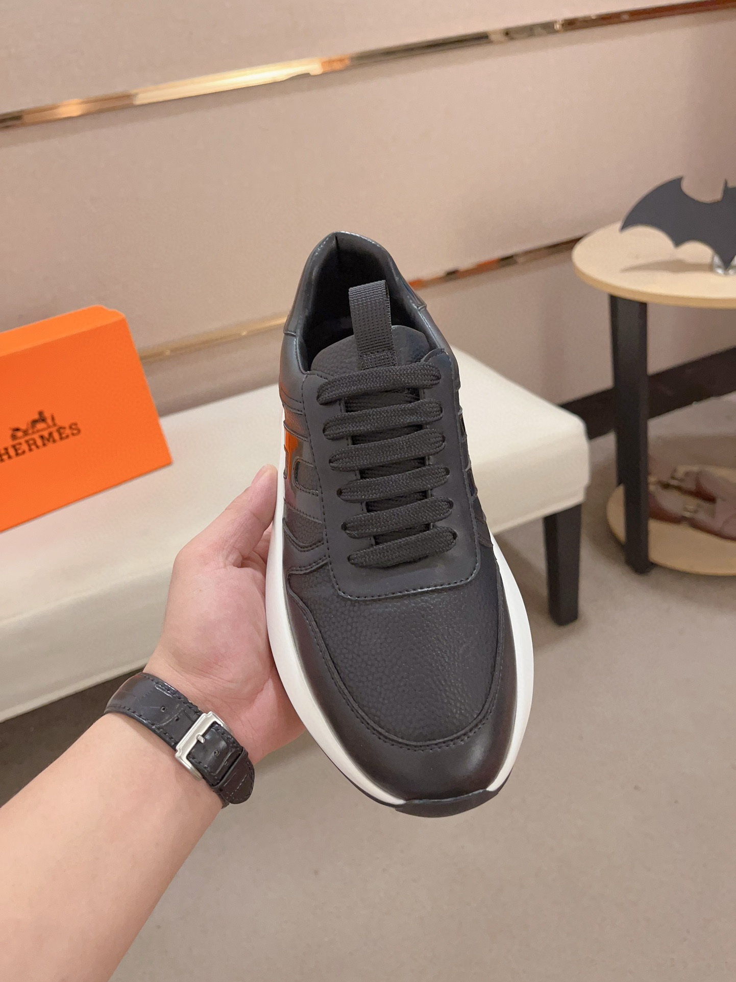 Hermes Men's Classic Sneakers, Italian Leather Upper, Comfortable Fit 3 i1739781262087 1915 0 1