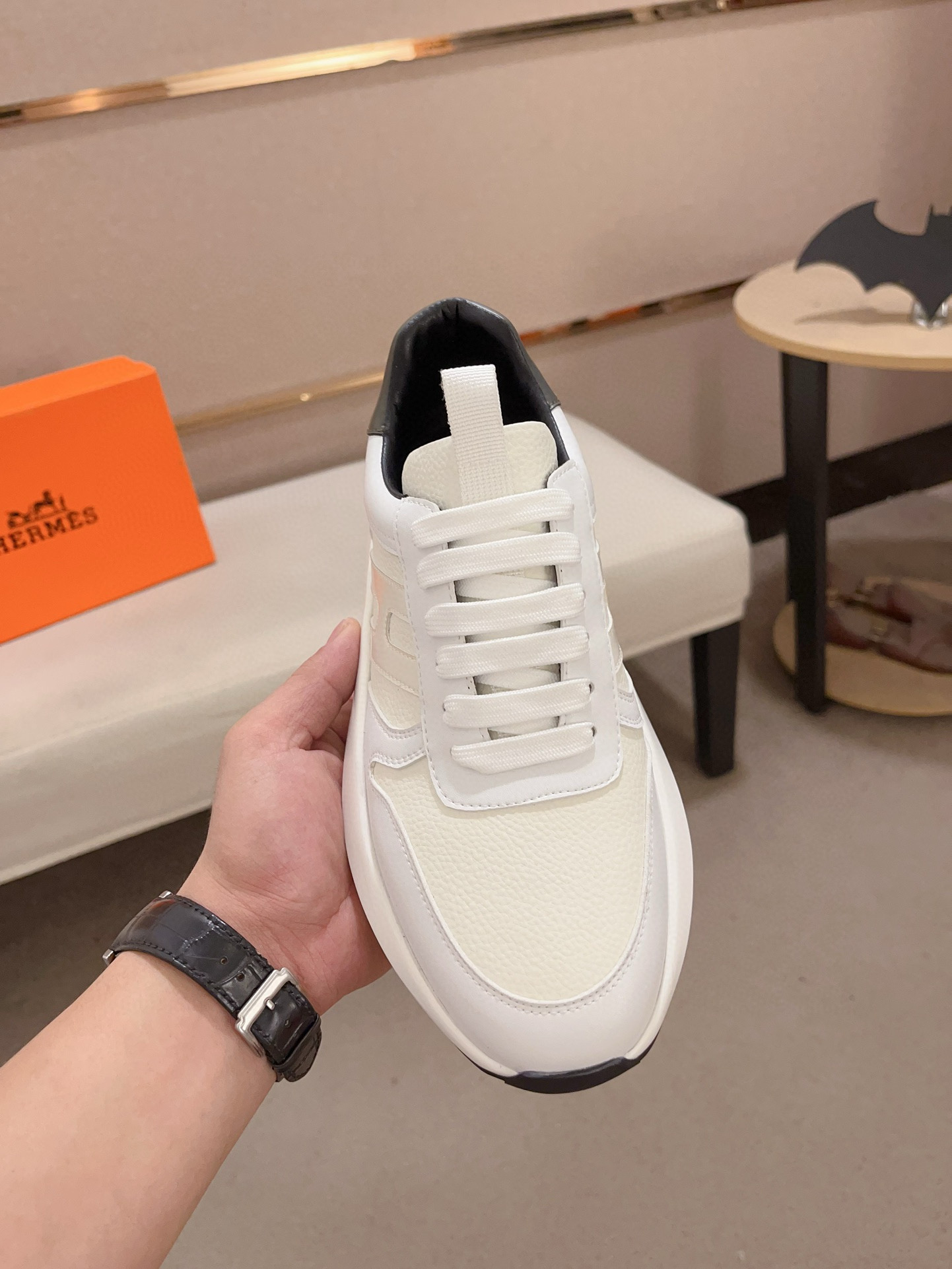 Hermes Men's Classic Sneakers - Italian Leather, Comfortable Fit, Sizes 38-44 3 i1739781286147 4402 0 1
