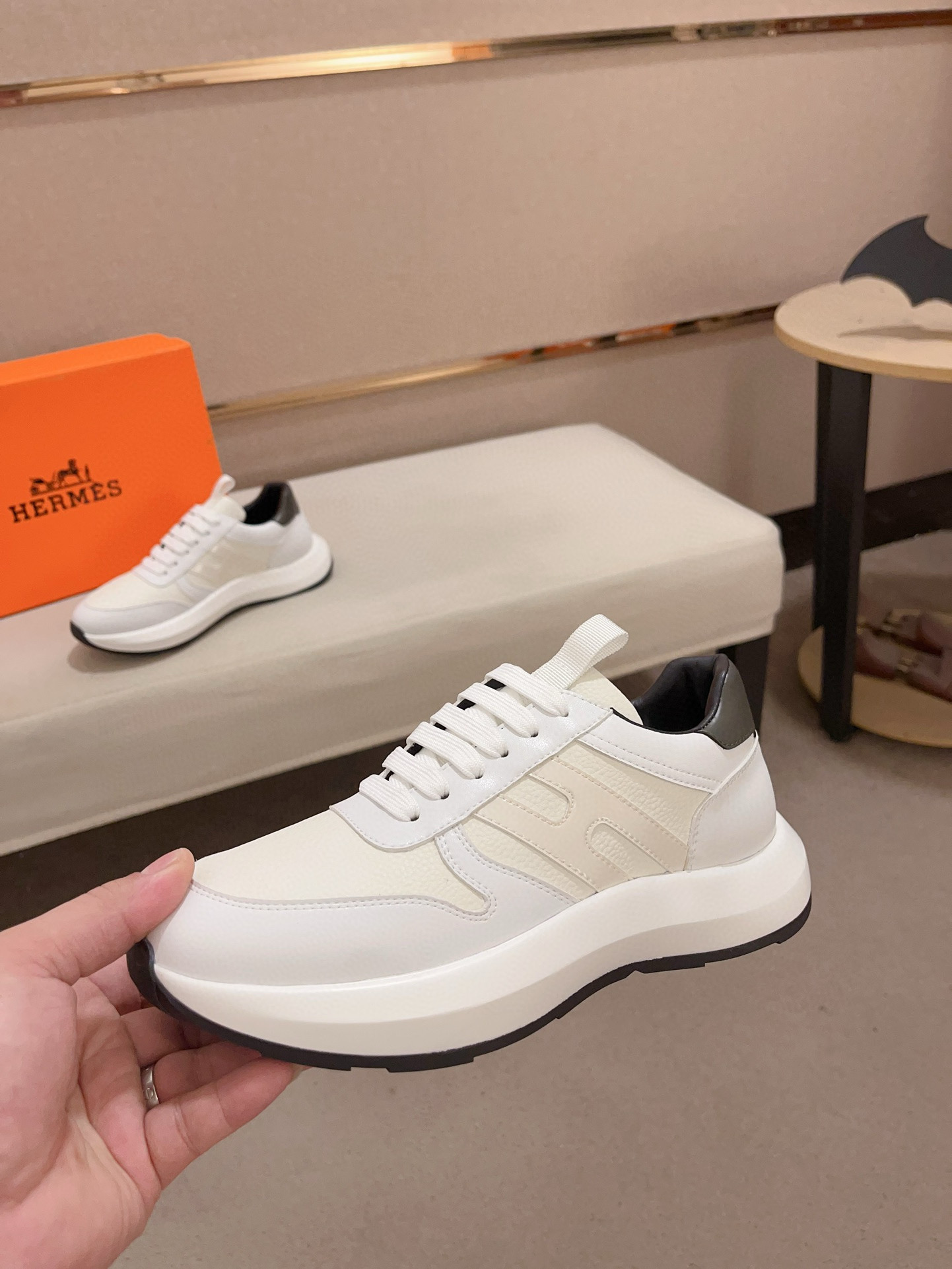 Hermes Men's Classic Sneakers - Italian Leather, Comfortable Fit, Sizes 38-44 4 i1739781286148 8496 0 2