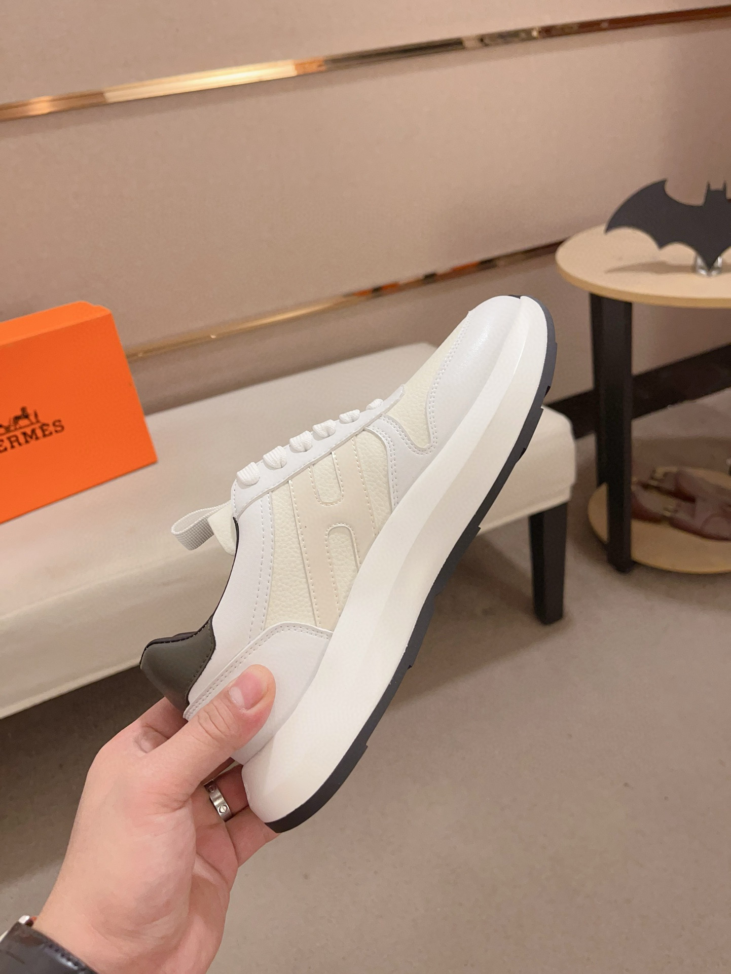 Hermes Men's Classic Sneakers - Italian Leather, Comfortable Fit, Sizes 38-44 6 i1739781286615 3393 0 4