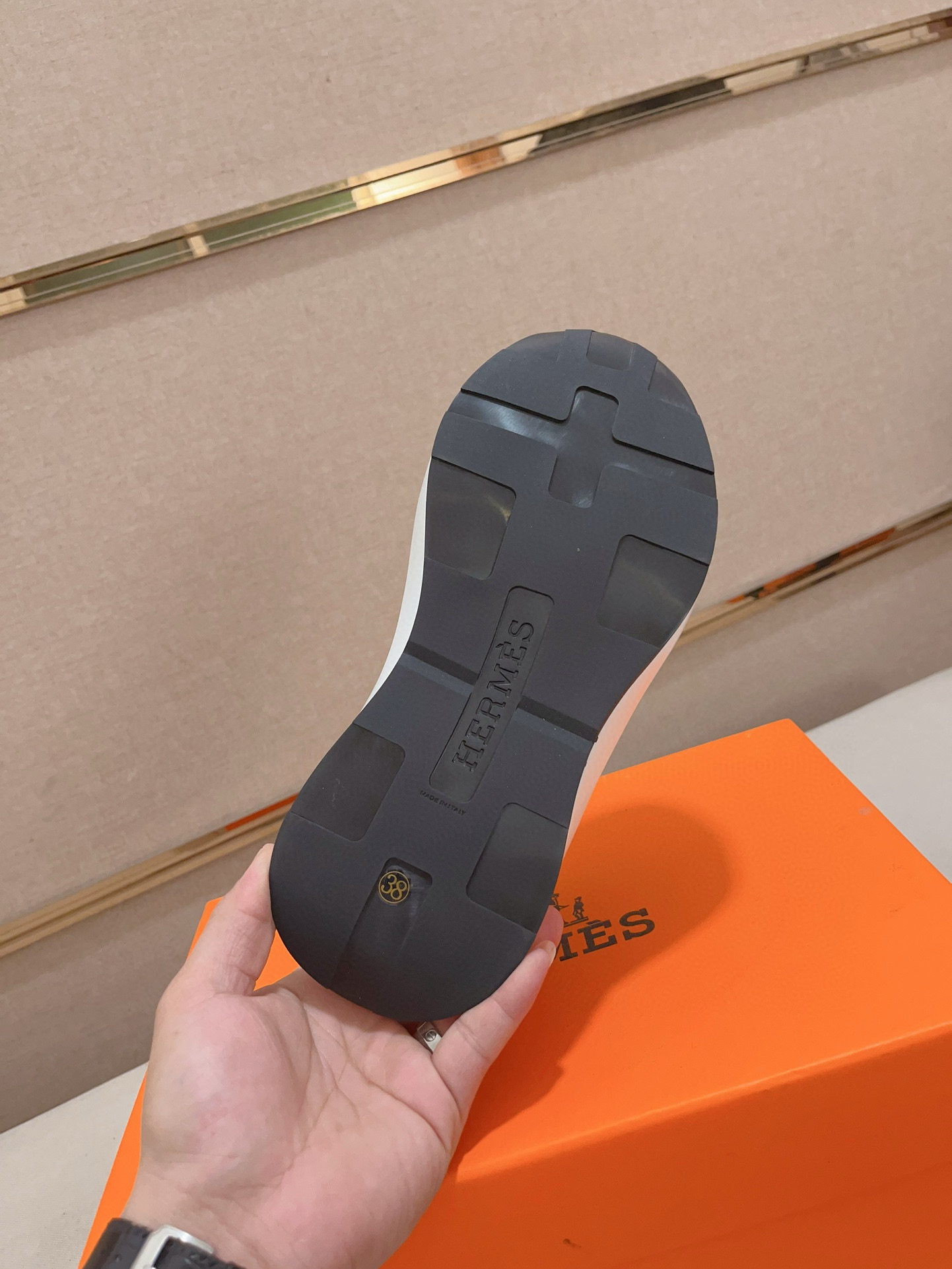 Hermes Men's Classic Sneakers - Italian Leather, Comfortable Fit, Sizes 38-44 10 i1739781286619 4167 0 8