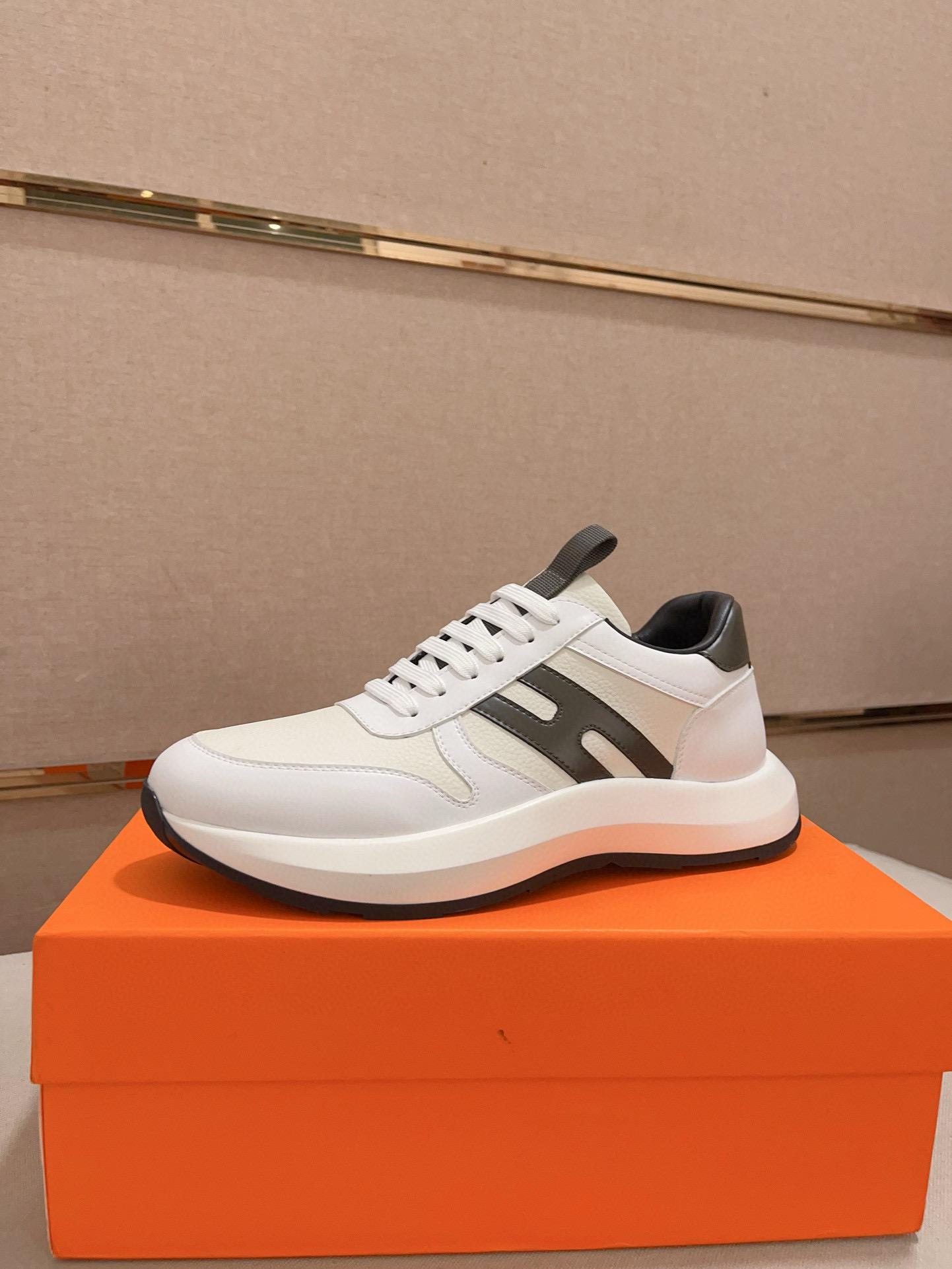 Hermes Men's Classic Sneakers - Italian Leather, Premium Comfort, Sizes 38-44 1 Hermes Men's Classic Sneakers - Italian Leather, Premium Comfort, Sizes 38-44