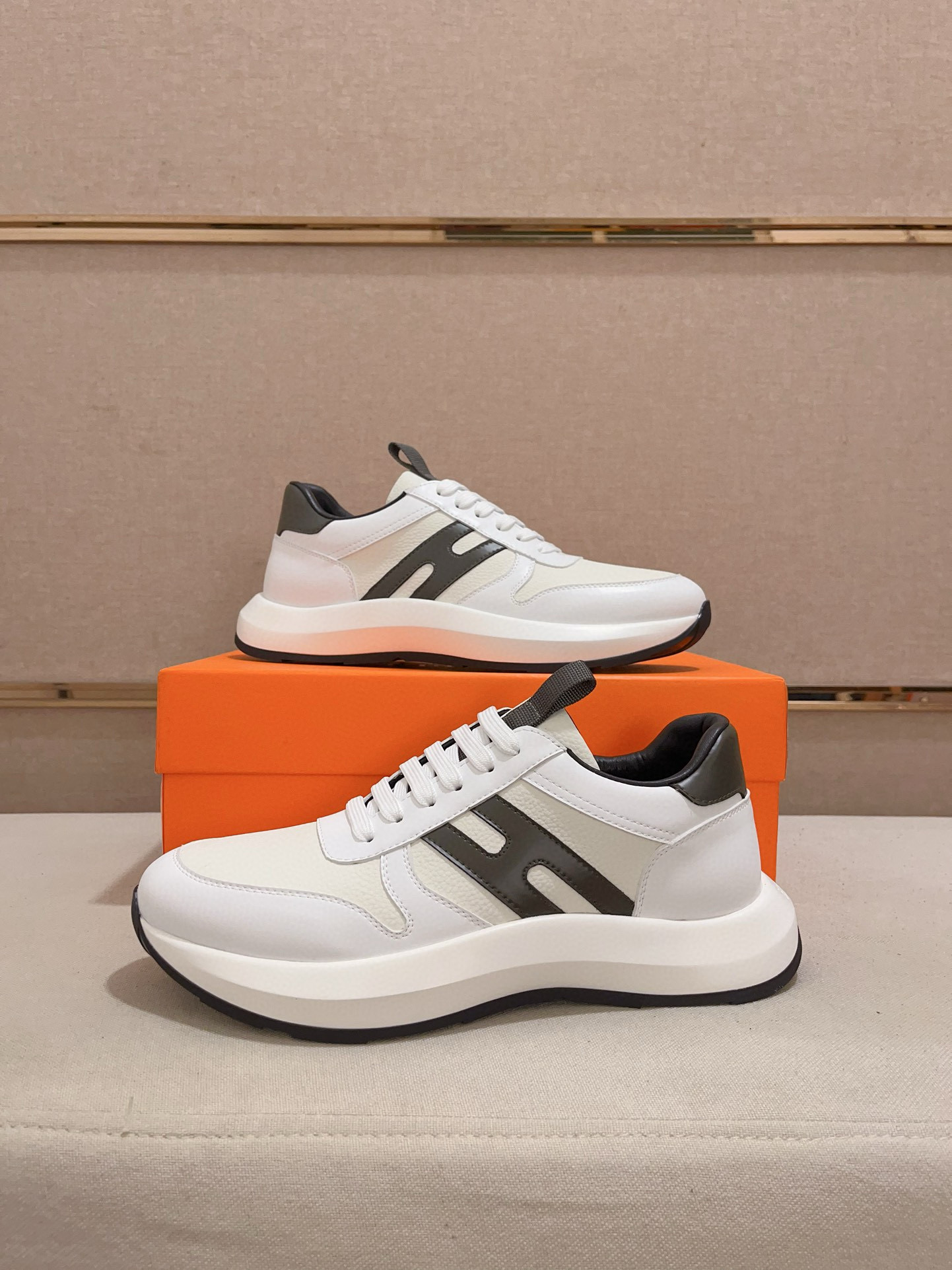 Hermes Men's Classic Sneakers - Italian Leather, Premium Comfort, Sizes 38-44 8 i1739781305462 2401 0 6
