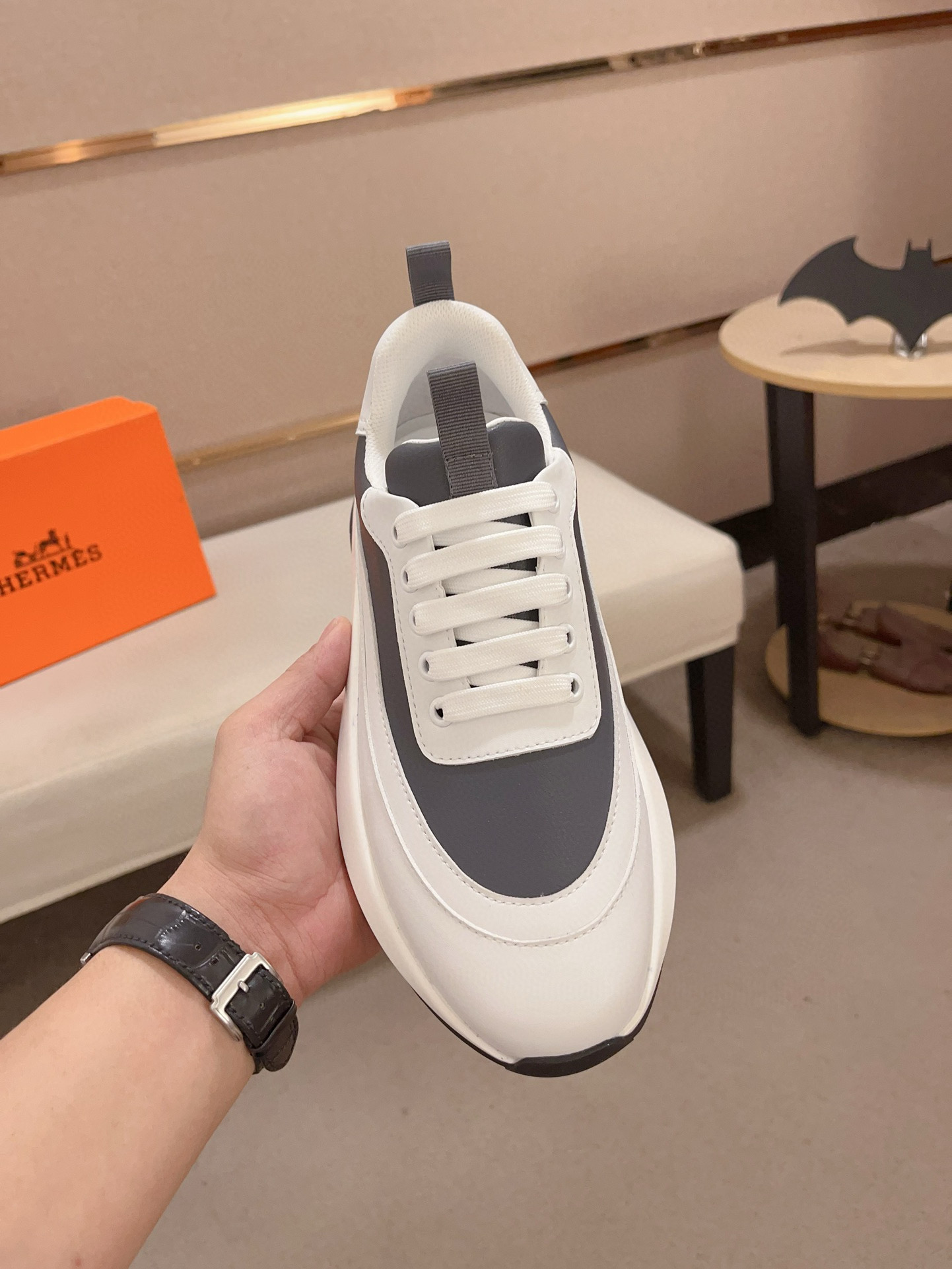 Hermès Men's Classic Sneakers - Premium Italian Leather, Comfortable Fit 3 i1739781369849 62 0 1
