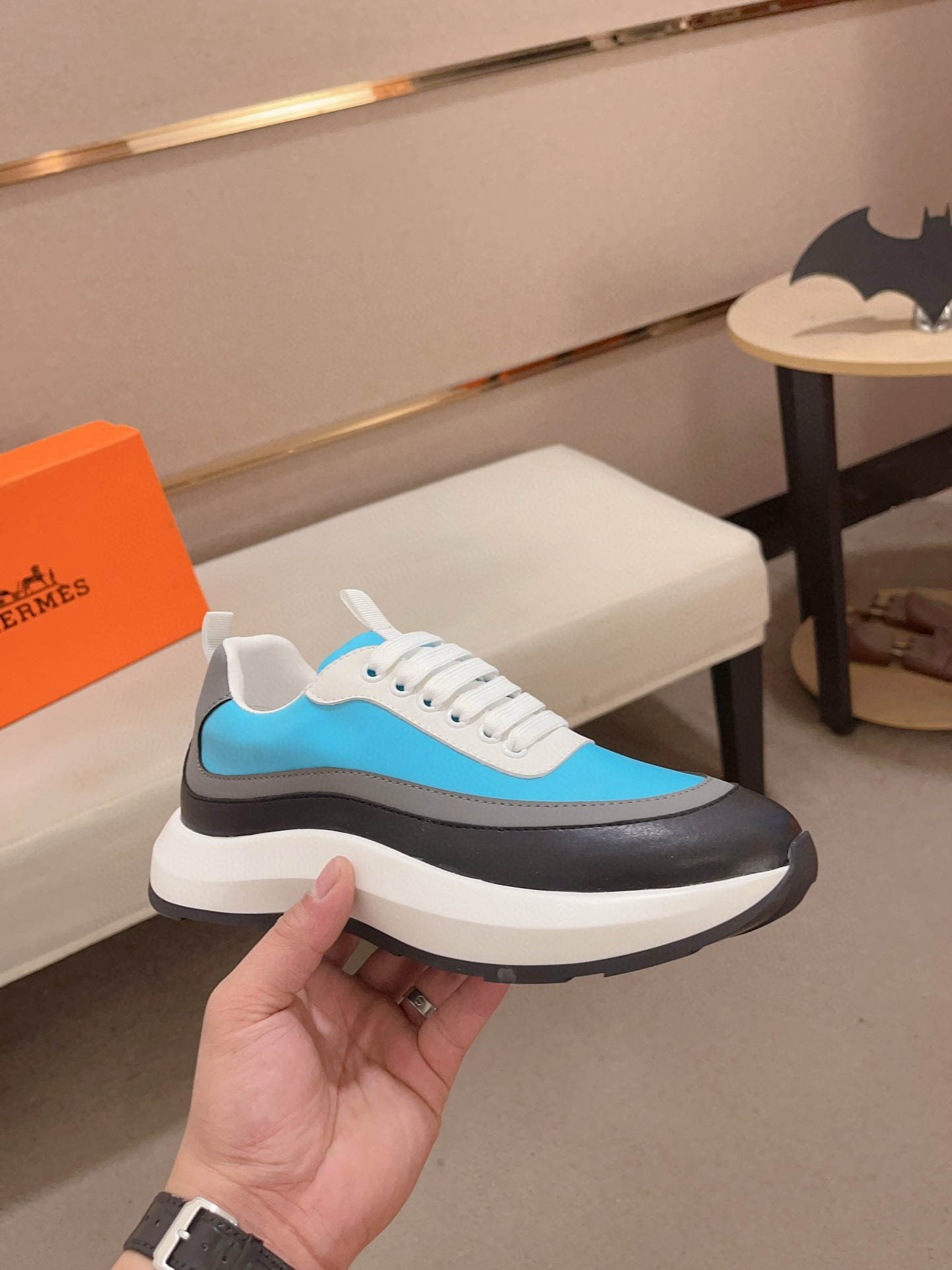 Hermès Men's Leather Sneakers - Italian Calfskin - Comfortable & Stylish 5 i1739781386334 5815 0 3