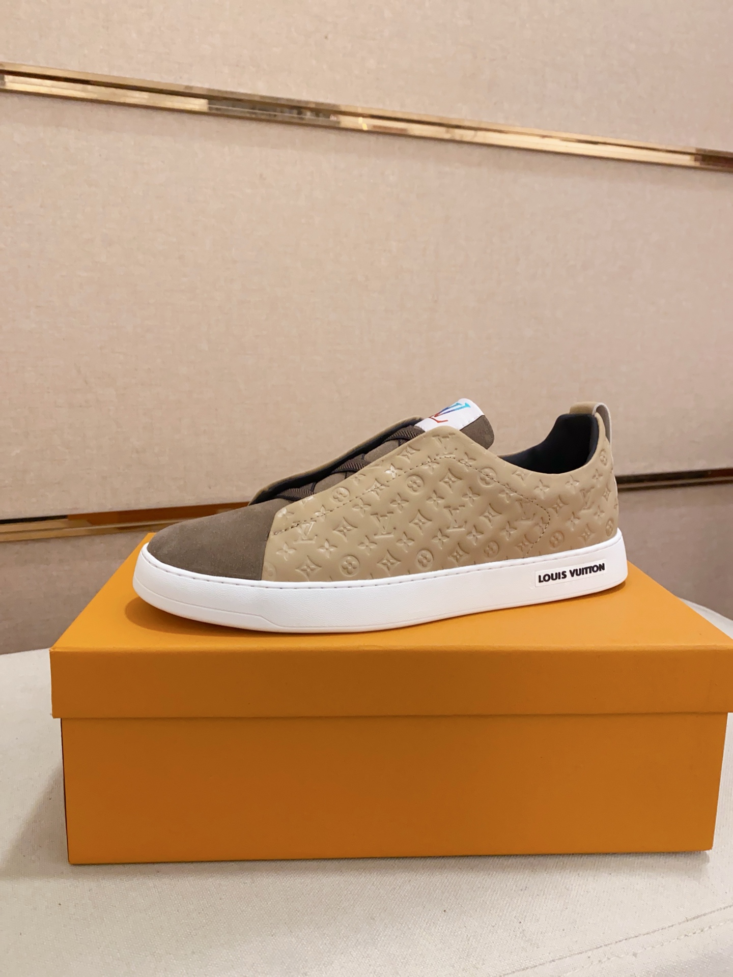 Louis Vuitton Zapatillas Casuales de Cuero con Diseño Jacquard para Primavera/Verano