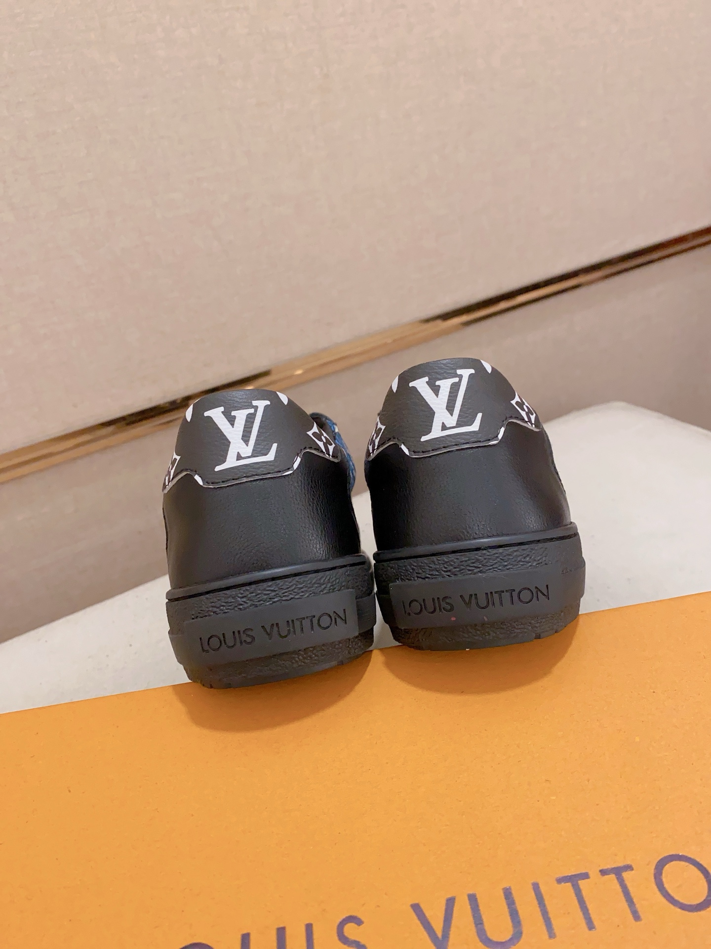 Louis Vuitton Men's Leather Low Top Sneakers Blue Monogram Size 38-44 9 i1741933720039 9155 0 7