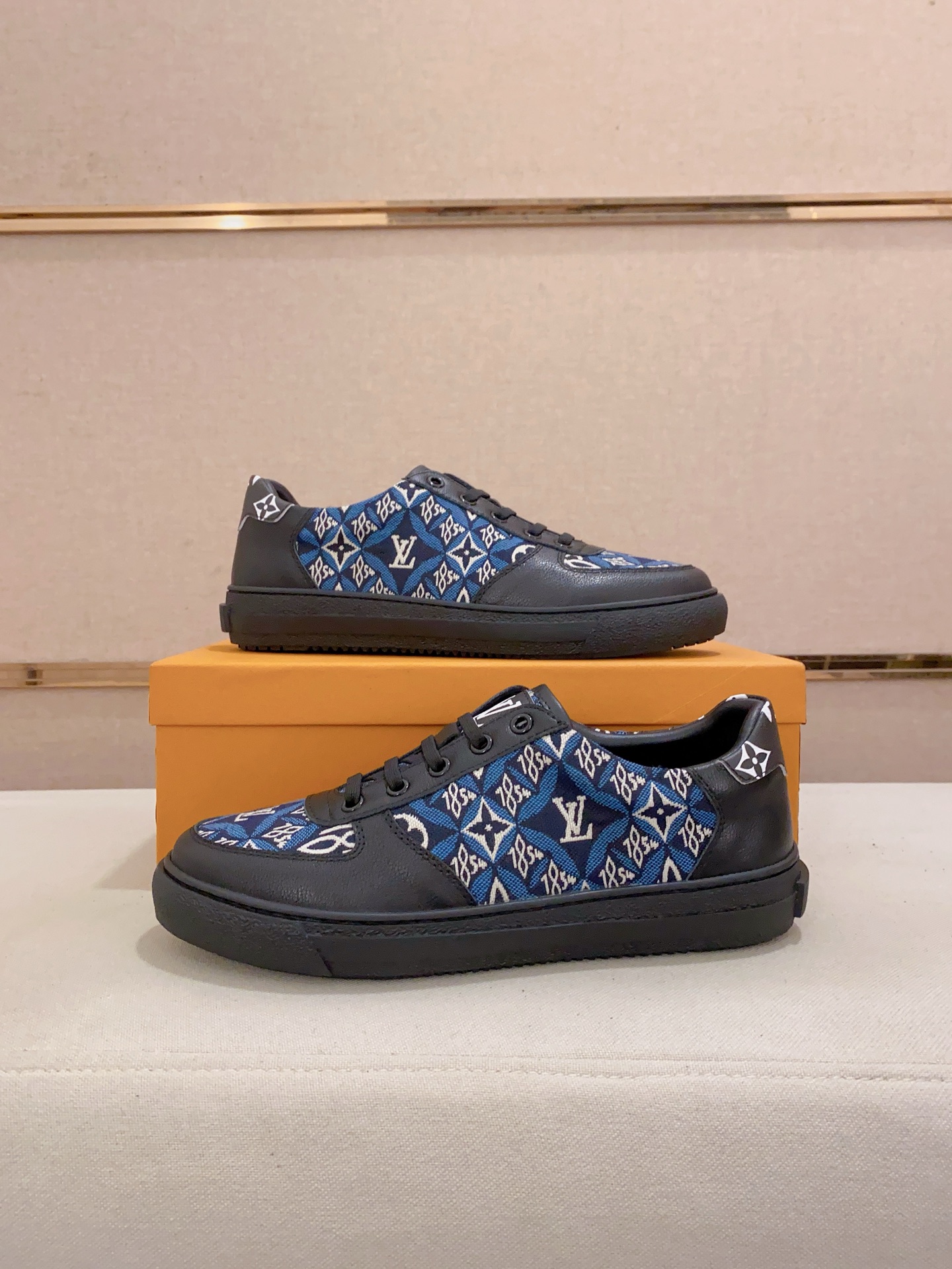 Louis Vuitton Men's Leather Low Top Sneakers Blue Monogram Size 38-44 8 i1741933720052 2206 0 6
