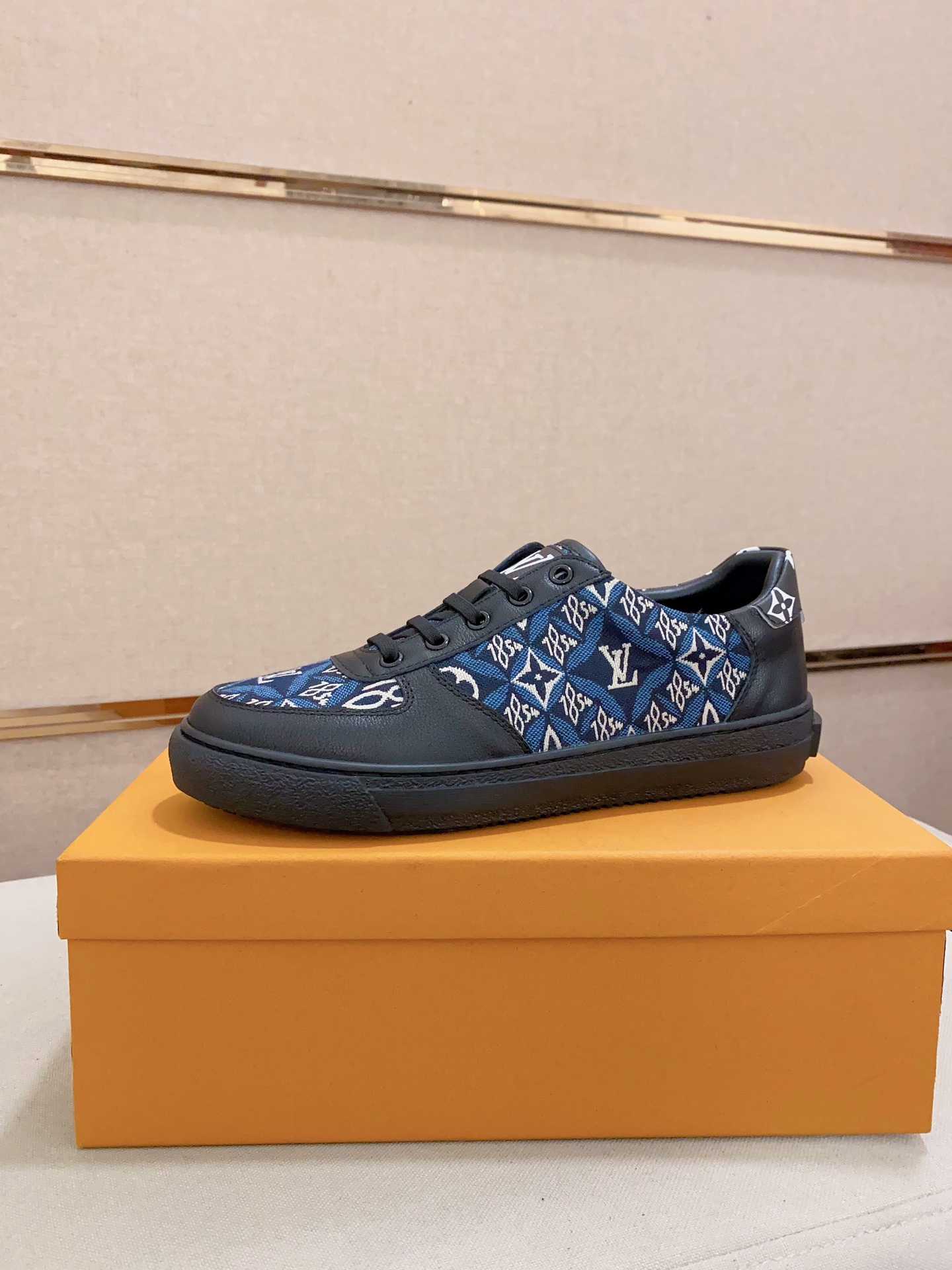 Louis Vuitton Men's Leather Low Top Sneakers Blue Monogram Size 38-44