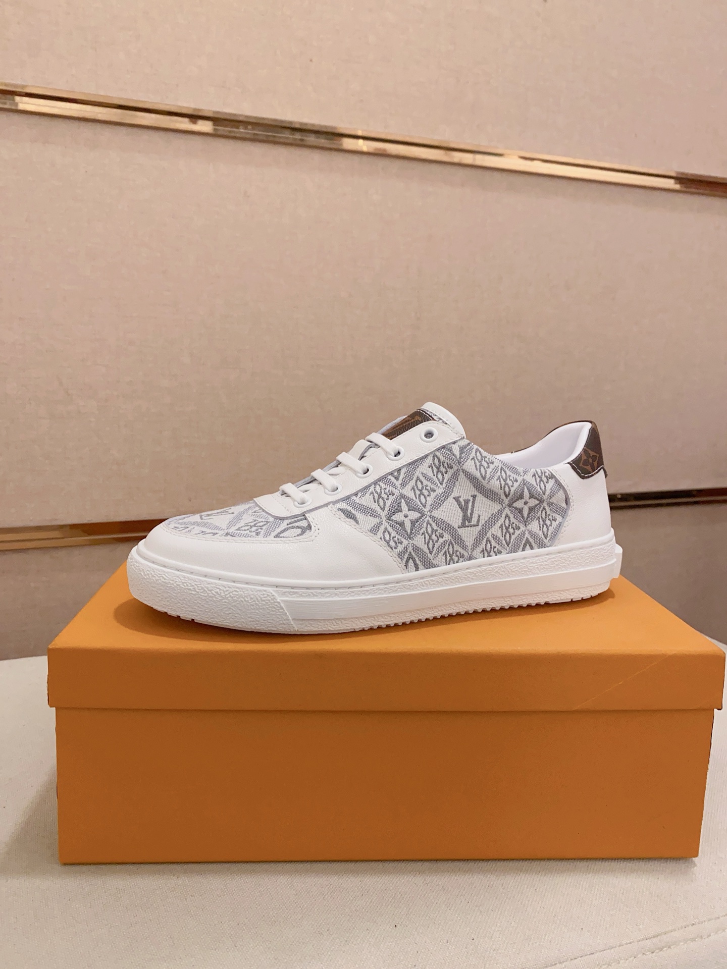Louis Vuitton Trendy White Leather Sneakers - Comfortable & High Quality