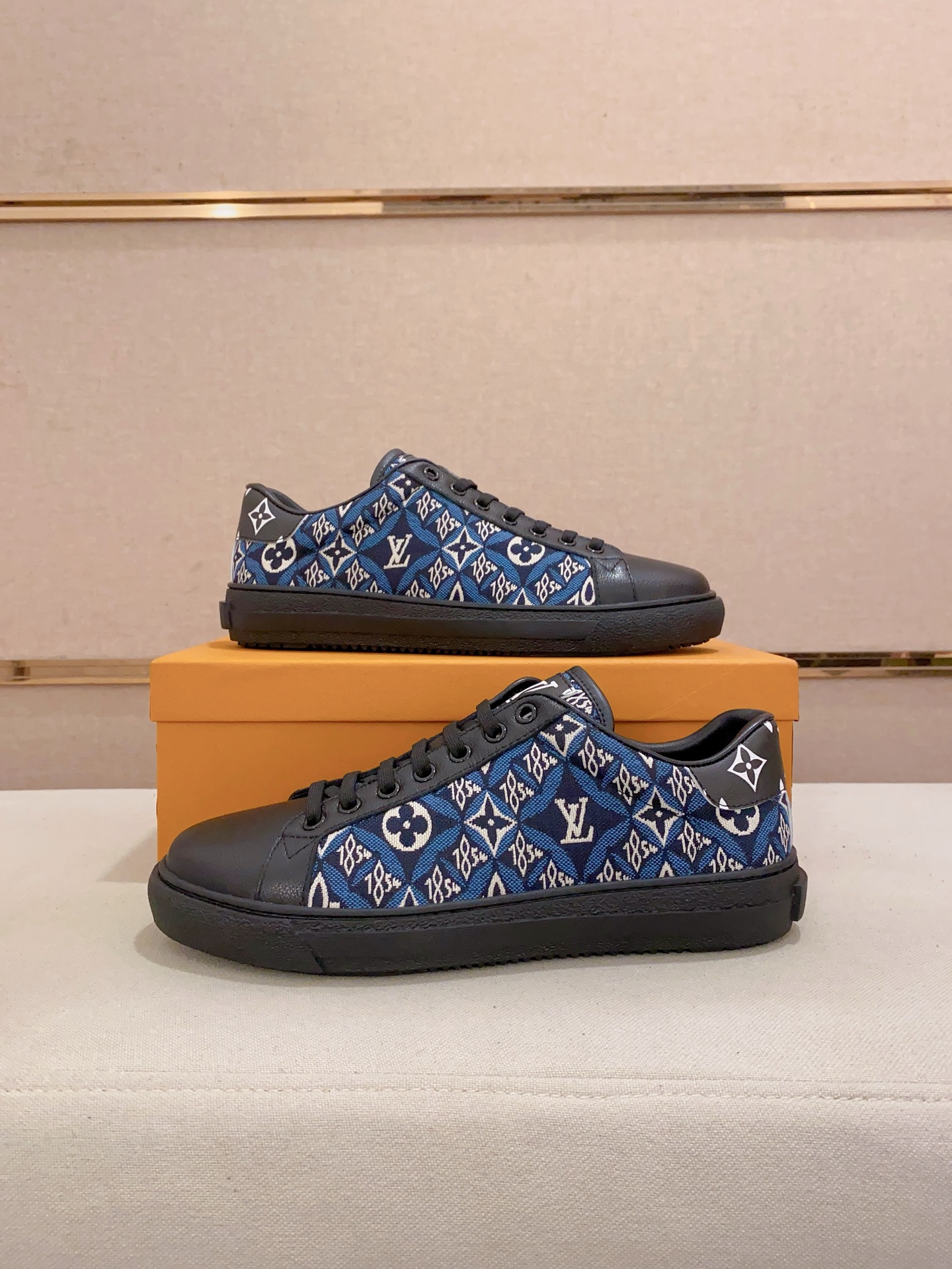 Louis Vuitton Men's Blue Leather Lace-Up Sneakers Size 38-44 8 i1741933835412 6319 0 6