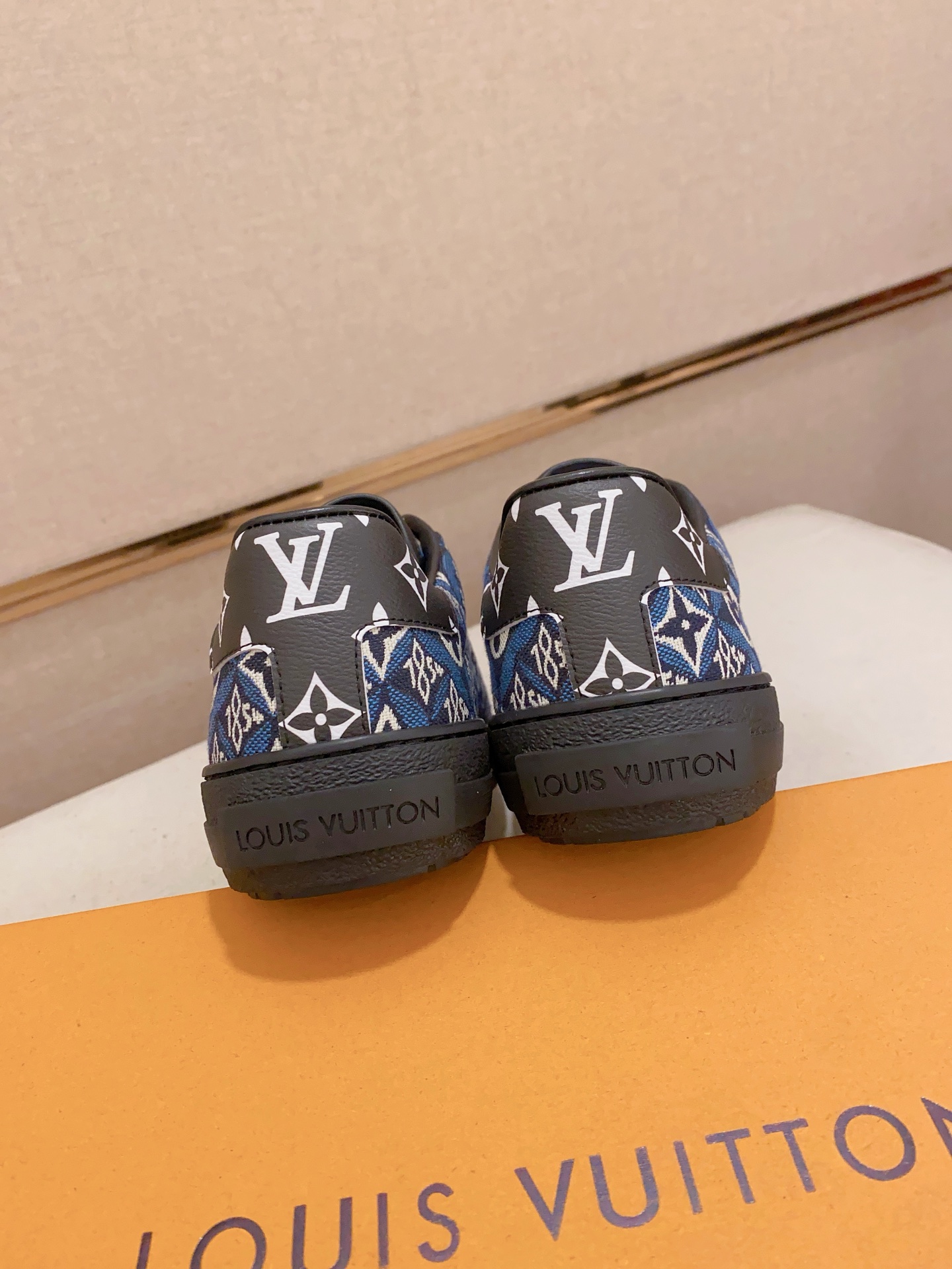 Louis Vuitton Men's Blue Leather Lace-Up Sneakers Size 38-44 9 i1741933835481 9660 0 7