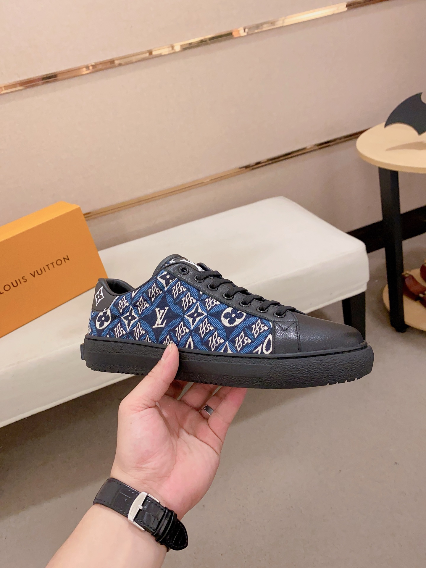 Louis Vuitton Men's Blue Leather Lace-Up Sneakers Size 38-44 5 i1741933835493 8728 0 3