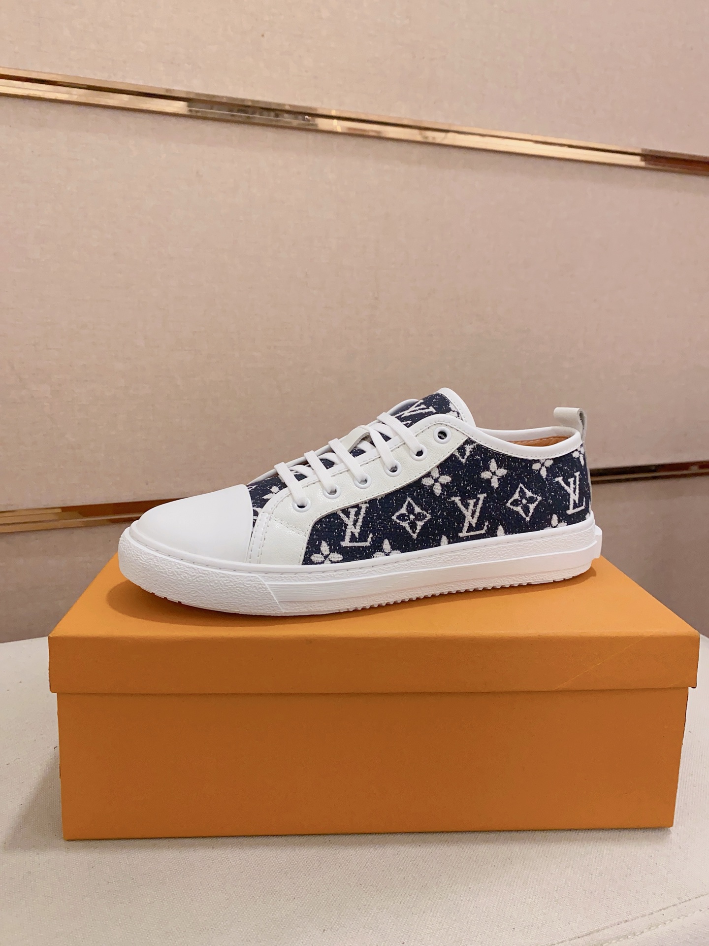 Louis Vuitton Trendy Sneakers, Official Newest Style, High Quality, Hot Selling