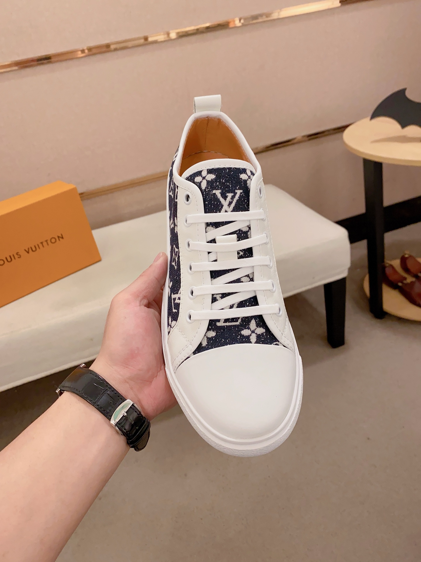 Louis Vuitton Trendy Sneakers, Official Newest Style, High Quality, Hot Selling 3 i1741933924498 811 0 1