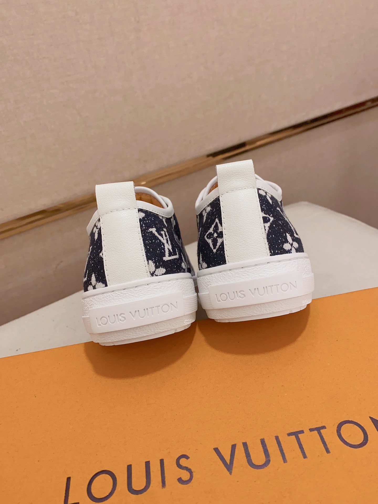 Louis Vuitton Trendy Sneakers, Official Newest Style, High Quality, Hot Selling 9 i1741933924557 1393 0 7