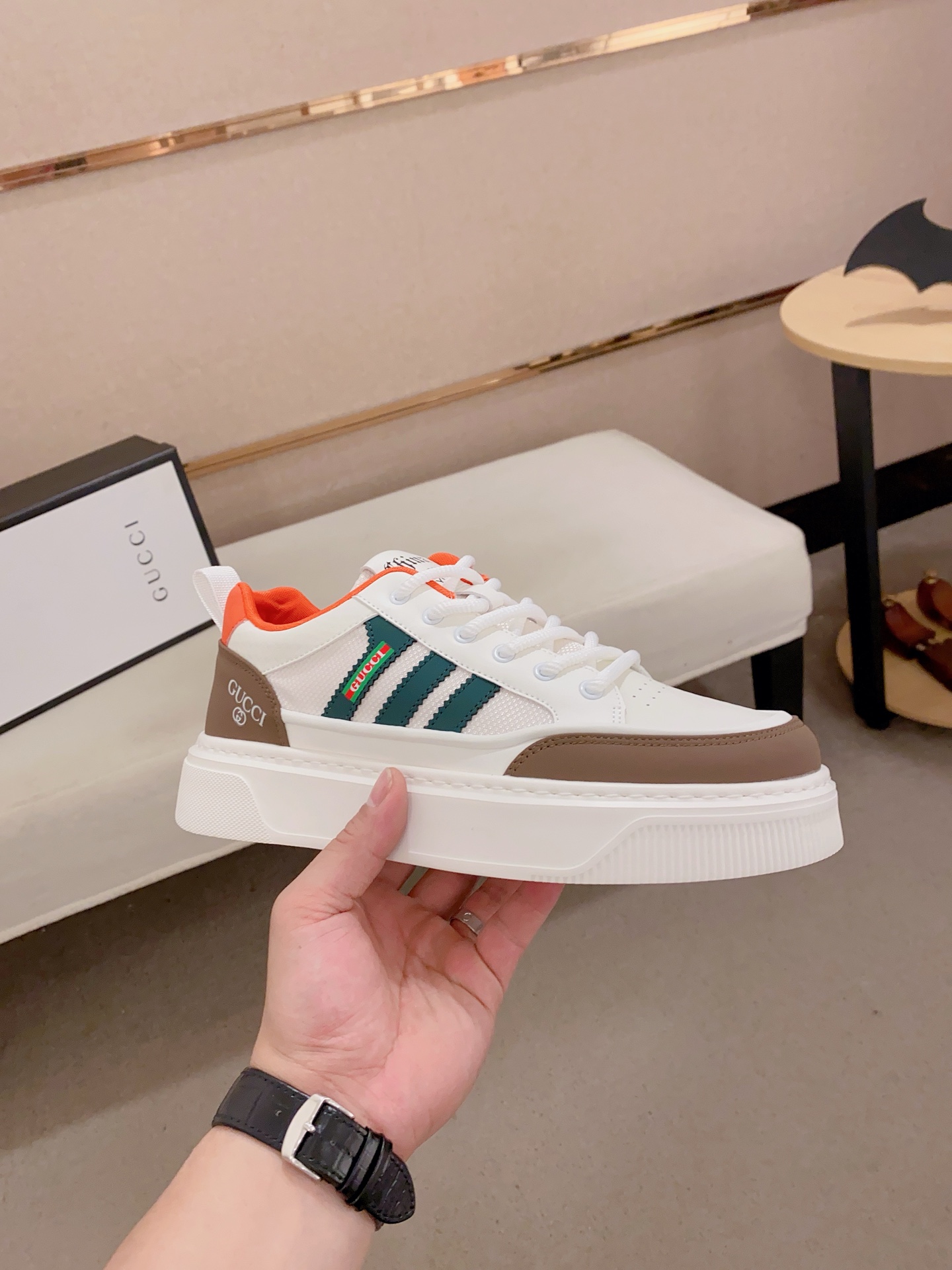 Gucci Men's Leather Low-Top Sneaker with Green Stripe Detail 5 i1741934627018 6756 0 3