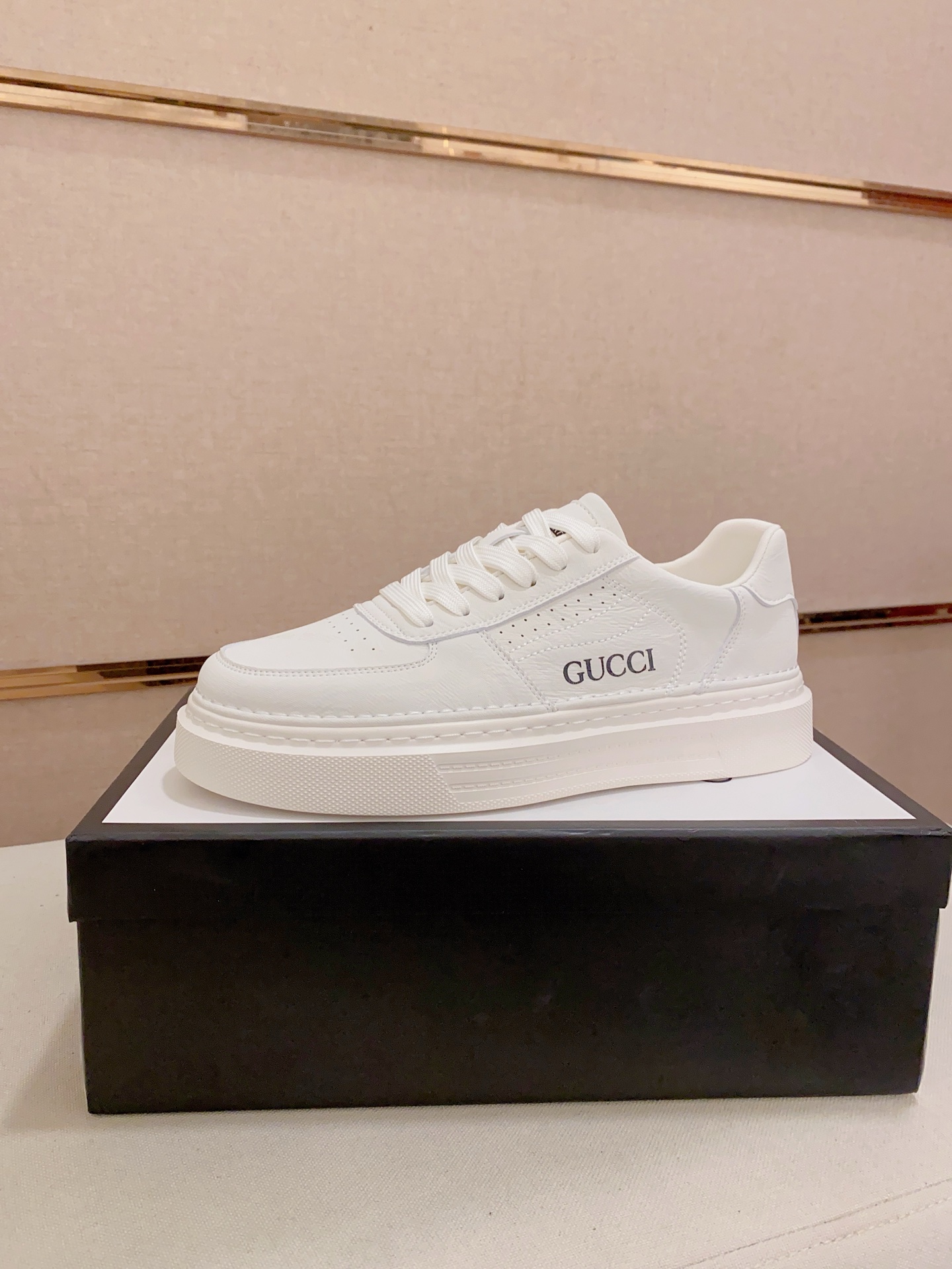 Gucci Men's Leather Low-Top Sneakers - Italian Craftsmanship, Size 38-44