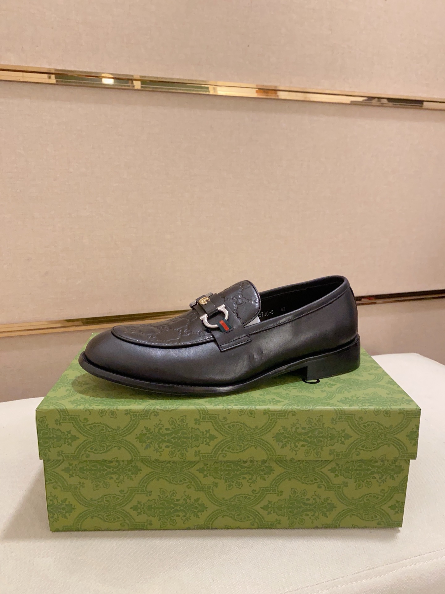 Gucci Men's Leather Loafers - Italian Leather, Comfortable Fit, Sizes 39-44