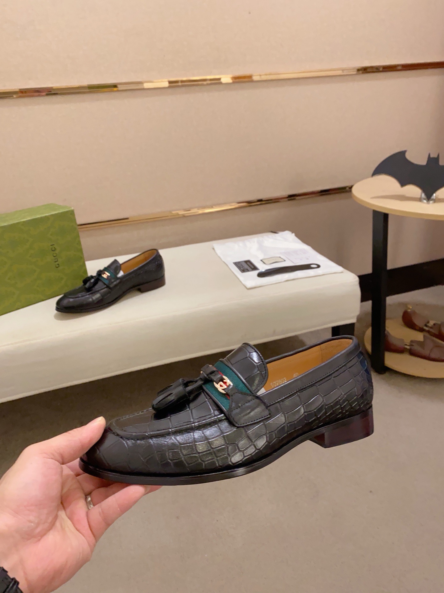 Gucci Men's Leather Loafers with Tassel and Crocodile Embossed Design 4 i1741936631911 4119 0 2