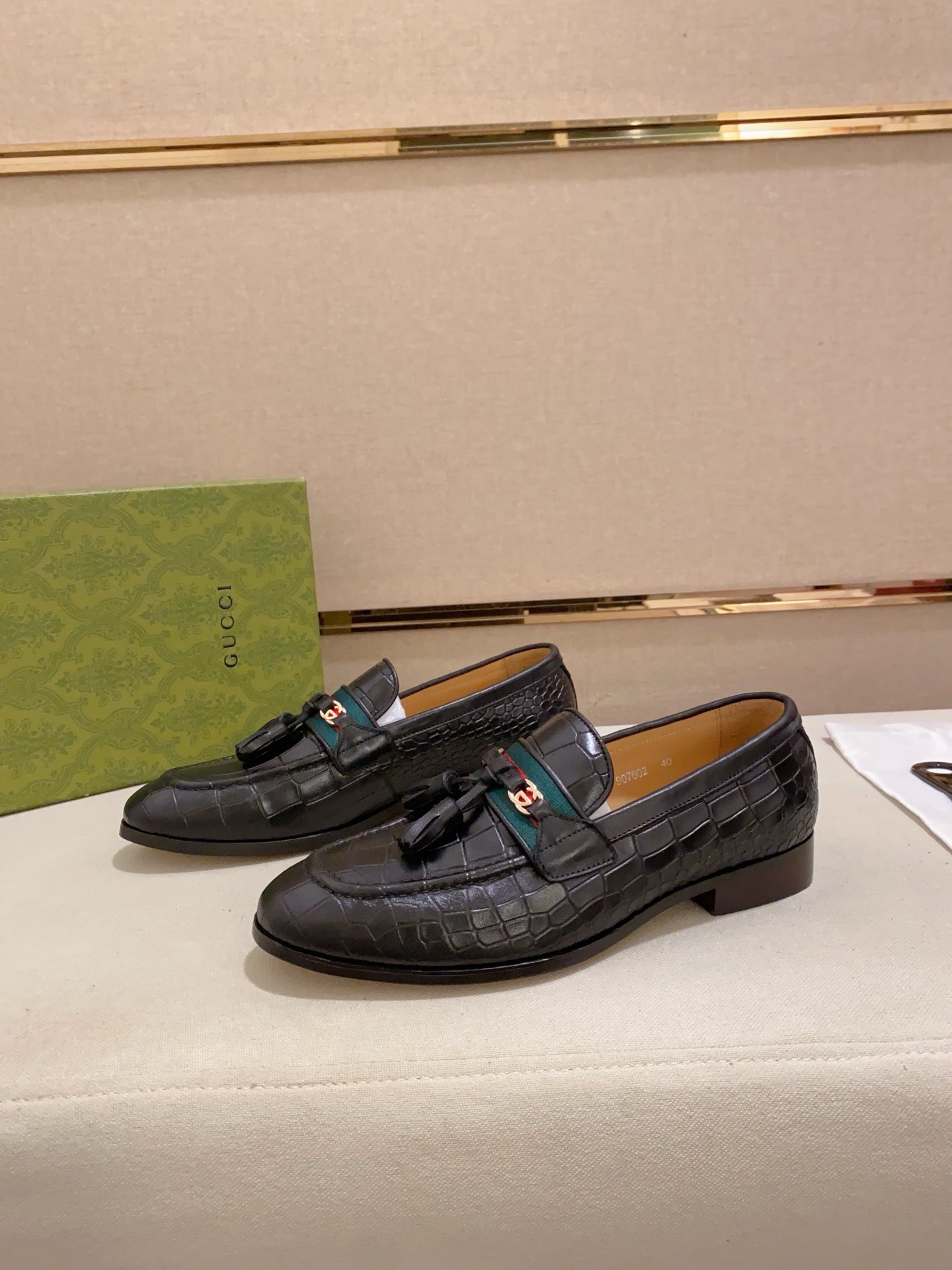 Gucci Men's Leather Loafers with Tassel and Crocodile Embossed Design 6 i1741936632402 3826 0 4