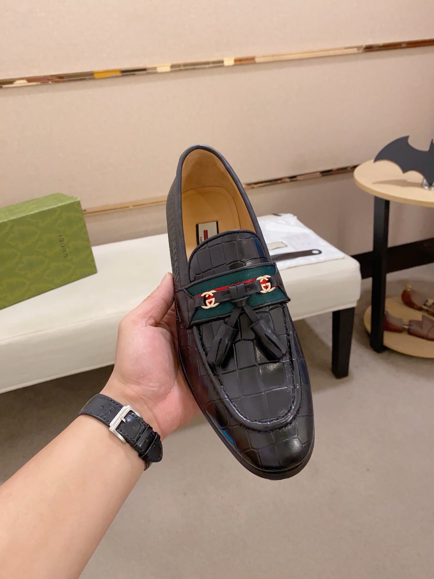 Gucci Men's Leather Loafers with Tassel and Crocodile Embossed Design 3 i1741936632402 4677 0 1