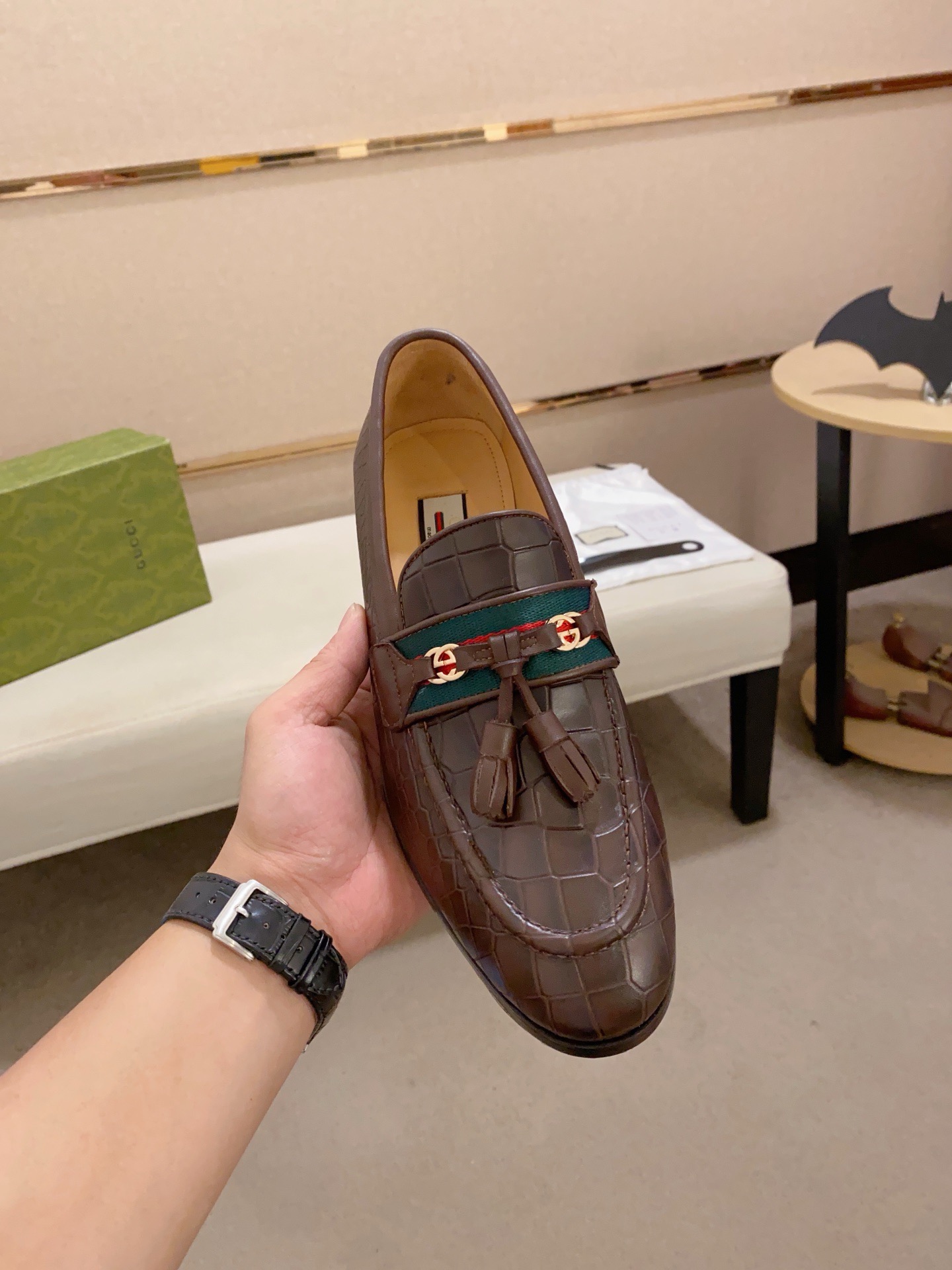 Gucci Men's Brown Leather Loafers with Tassel and Crocodile Embossed Design 3 i1741936649783 3493 0 1