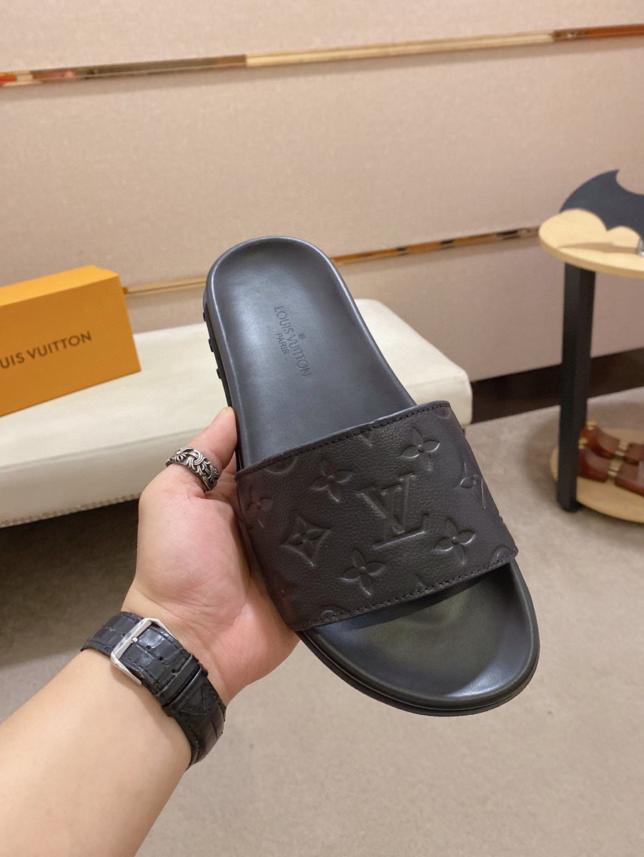 Louis Vuitton Monogram Embossed Leather Slide Sandal Comfortable Rubber Sole 3 i1742032700420 9935 0 1