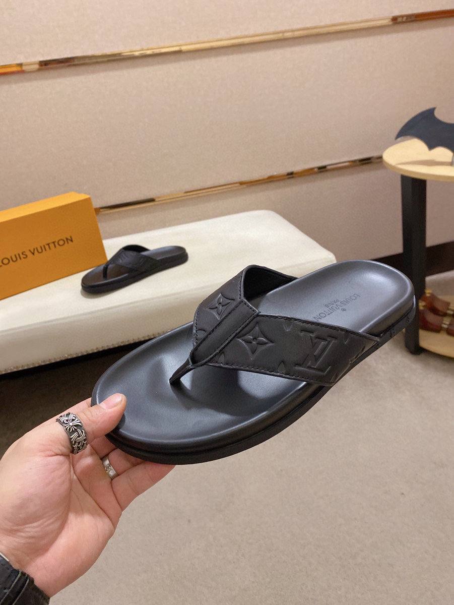 Louis Vuitton Men's Leather Thong Sandals - Stylish & Comfortable 4 i1742032718598 136 0 2