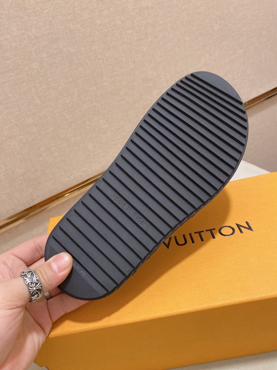 Louis Vuitton Men's Black Leather Sandal Comfortable & Durable Rubber Sole 9 i1742032793961 8016 0 7