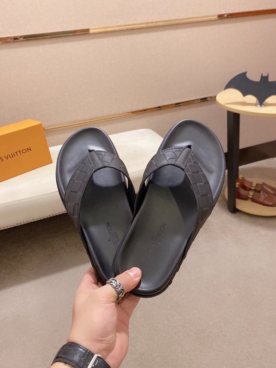 Louis Vuitton Men's Black Leather Sandal Comfortable & Durable Rubber Sole 6 i1742032794309 9571 0 4