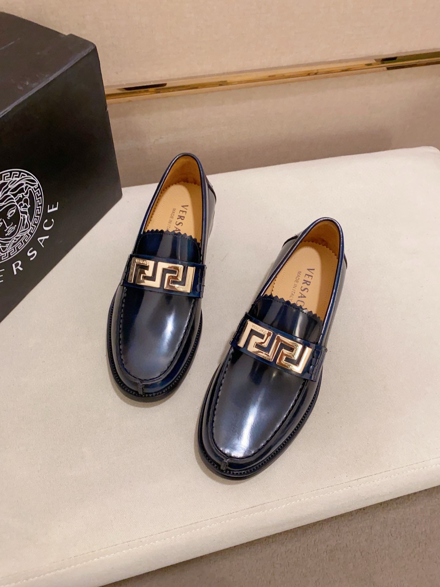 Prada Men's Leather Loafers with Buckle Detail - Stylish and Comfortable 6 i1742109967361 557 0 4