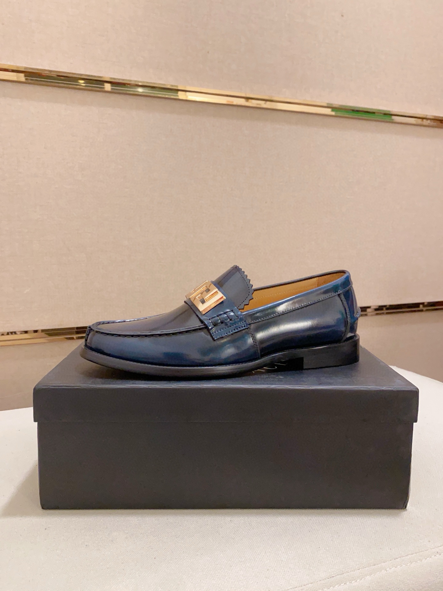 Prada Men's Leather Loafers with Buckle Detail - Stylish and Comfortable 2 i1742109972453 7033 0 0