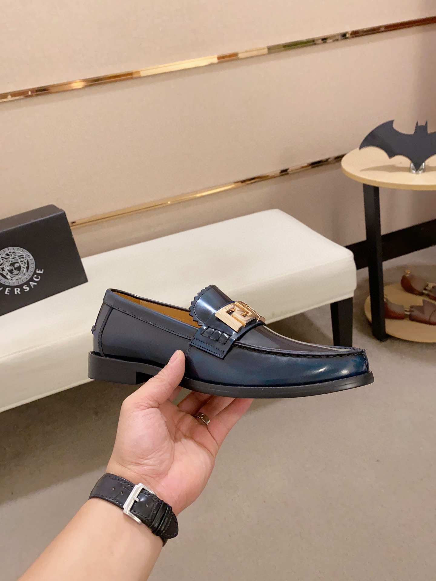 Prada Men's Leather Loafers with Buckle Detail - Stylish and Comfortable 5 i1742109972456 8468 0 3