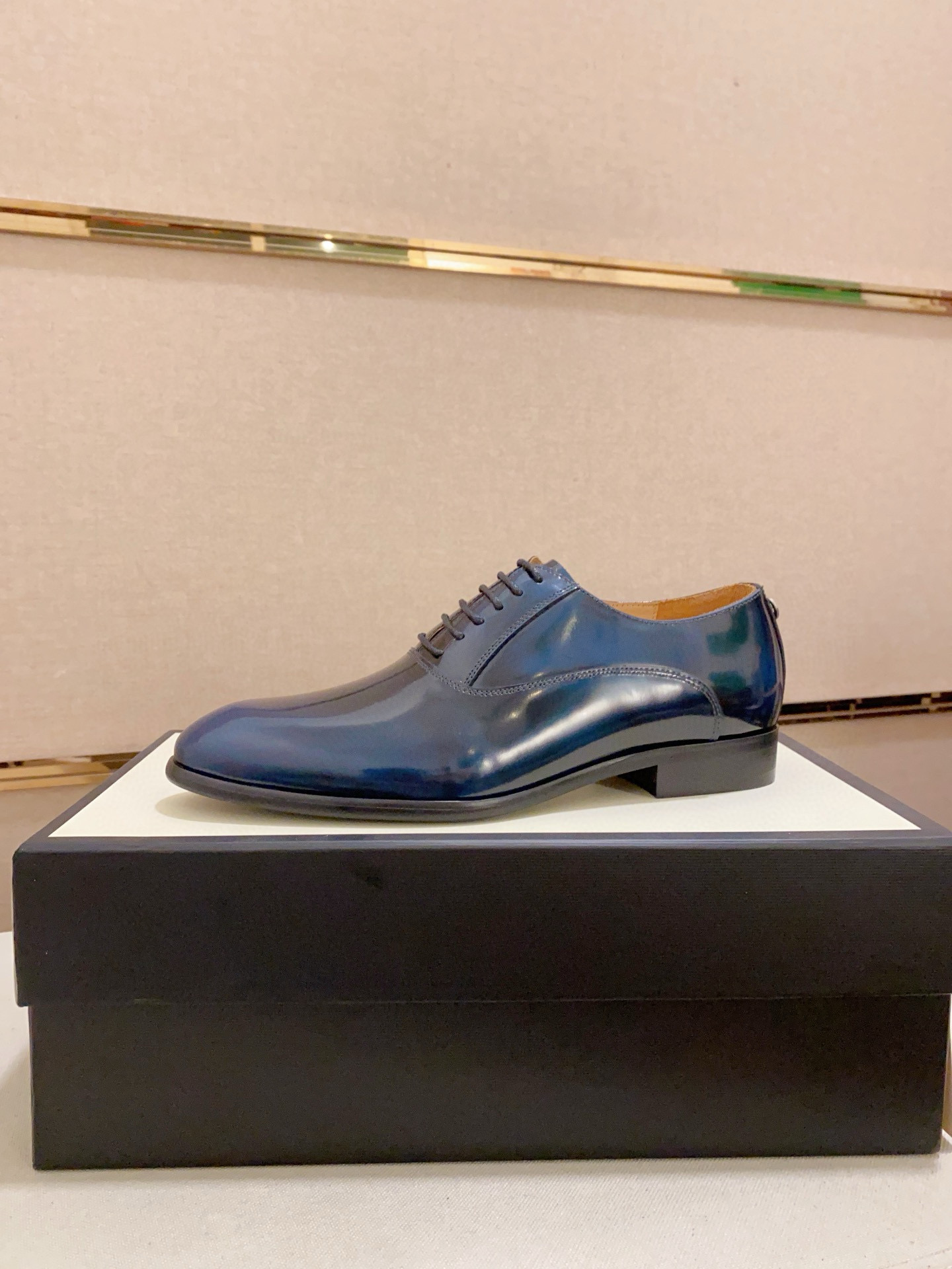 Gucci Men's Leather Oxford Dress Shoes - Blue, Sizes 38-44 Available 1 Gucci Men's Leather Oxford Dress Shoes - Blue, Sizes 38-44 Available