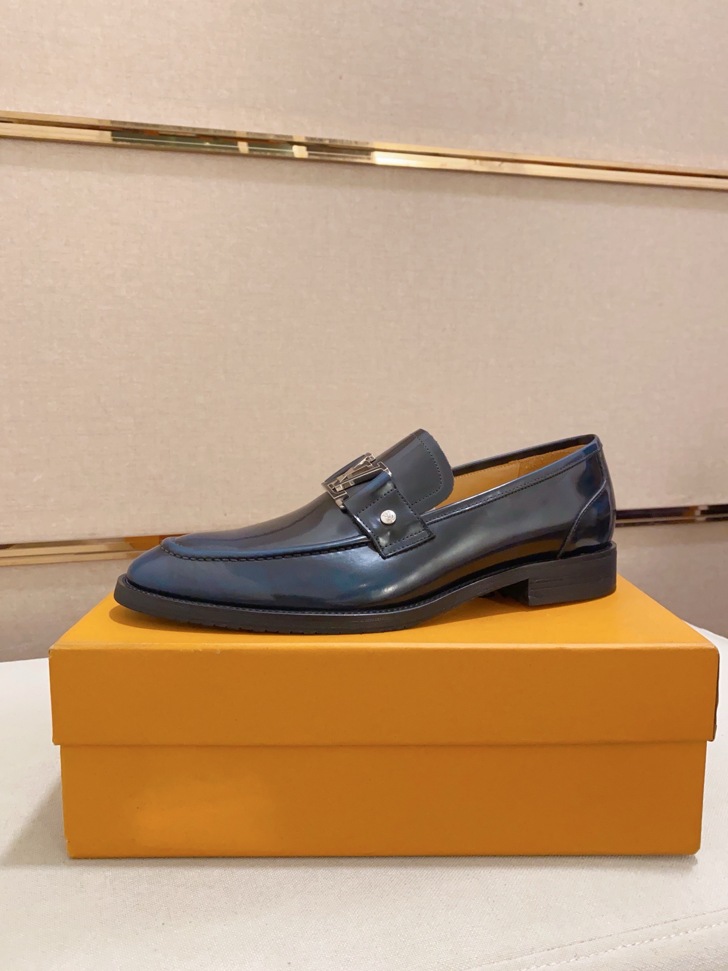 Louis Vuitton Men's Leather Loafers With Iconic Buckle, Size 38-44