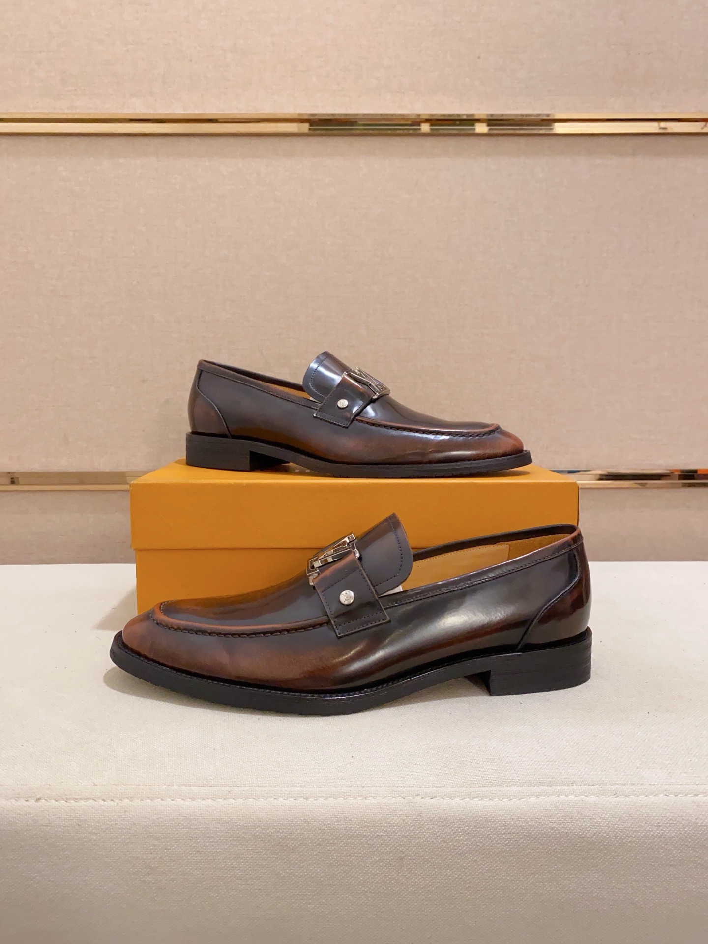 LOUIS VUITTON Men's Leather Loafers with Iconic Buckle Detail 6 i1742110842444 6460 0 4
