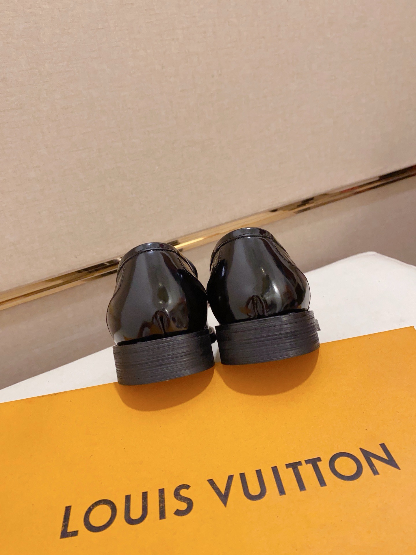 LOUIS VUITTON Men's Casual Leather Loafers With Metal Buckle 9 i1742110865502 1662 0 7