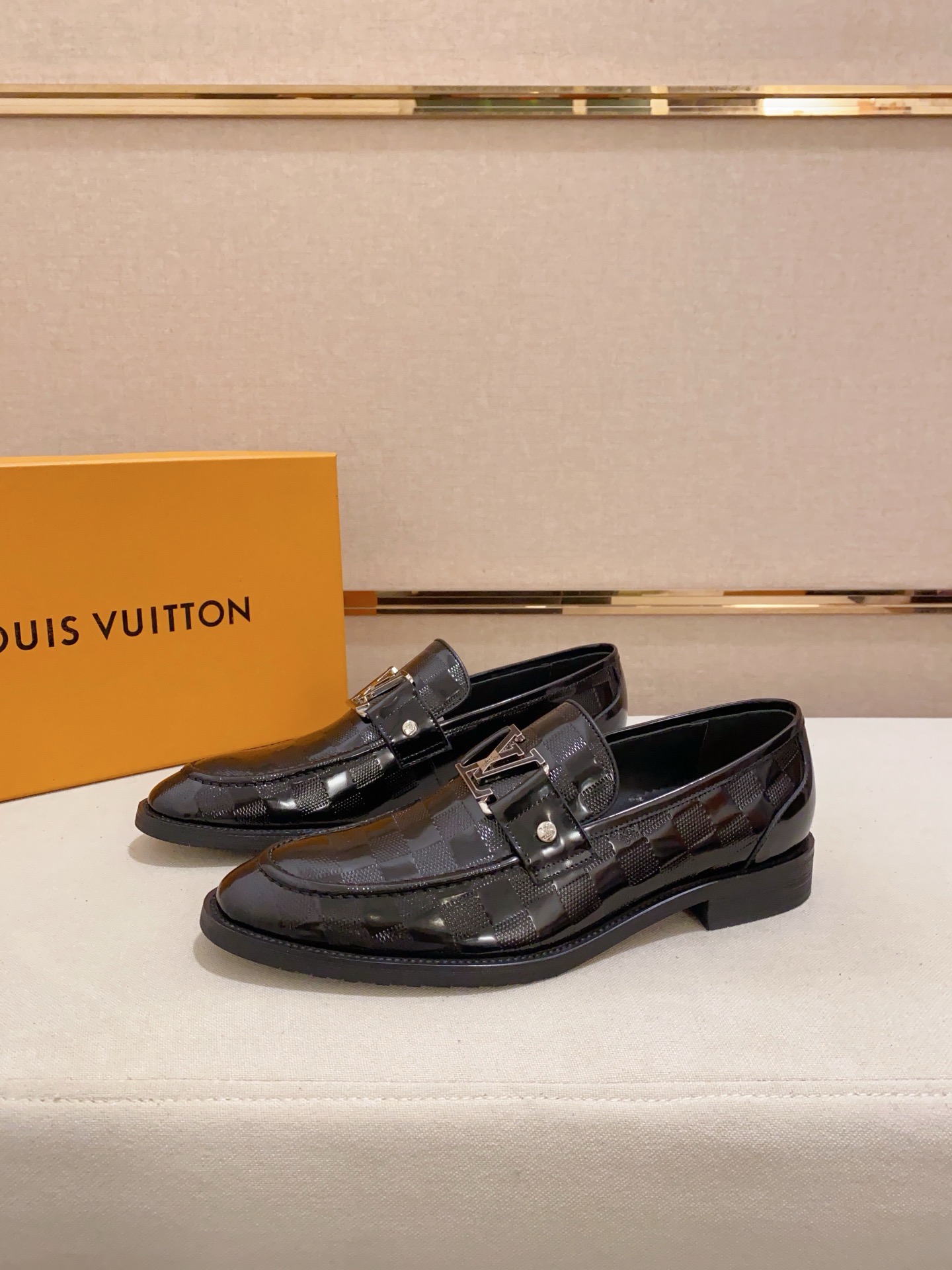 LOUIS VUITTON Men's Casual Leather Loafers With Metal Buckle 4 i1742110871442 4963 0 2
