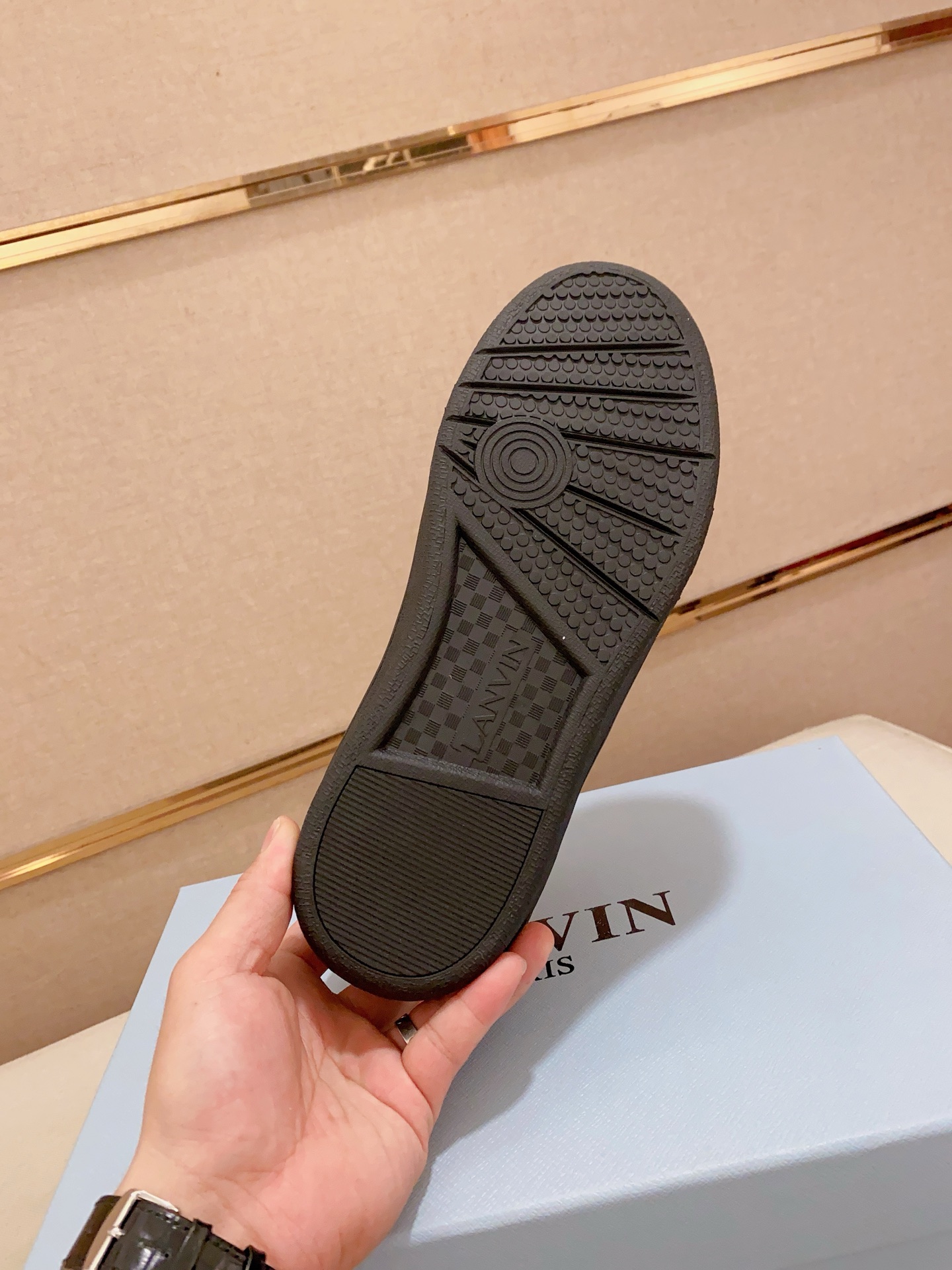 Lanvin Limited Edition Unisex Sneakers: Classic Style with Modern Appeal 10 i1742197219749 5604 0 8