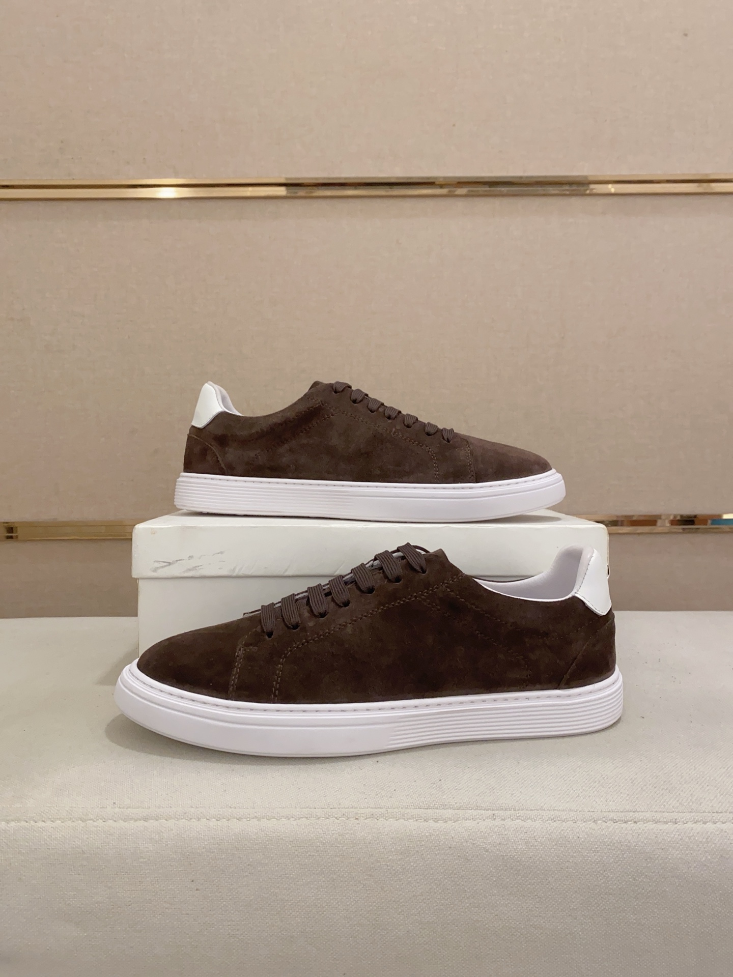 Brunello Cucinelli Men's Suede Leather Sneakers - Casual Comfort & Style 8 i1742455099276 7981 0 6