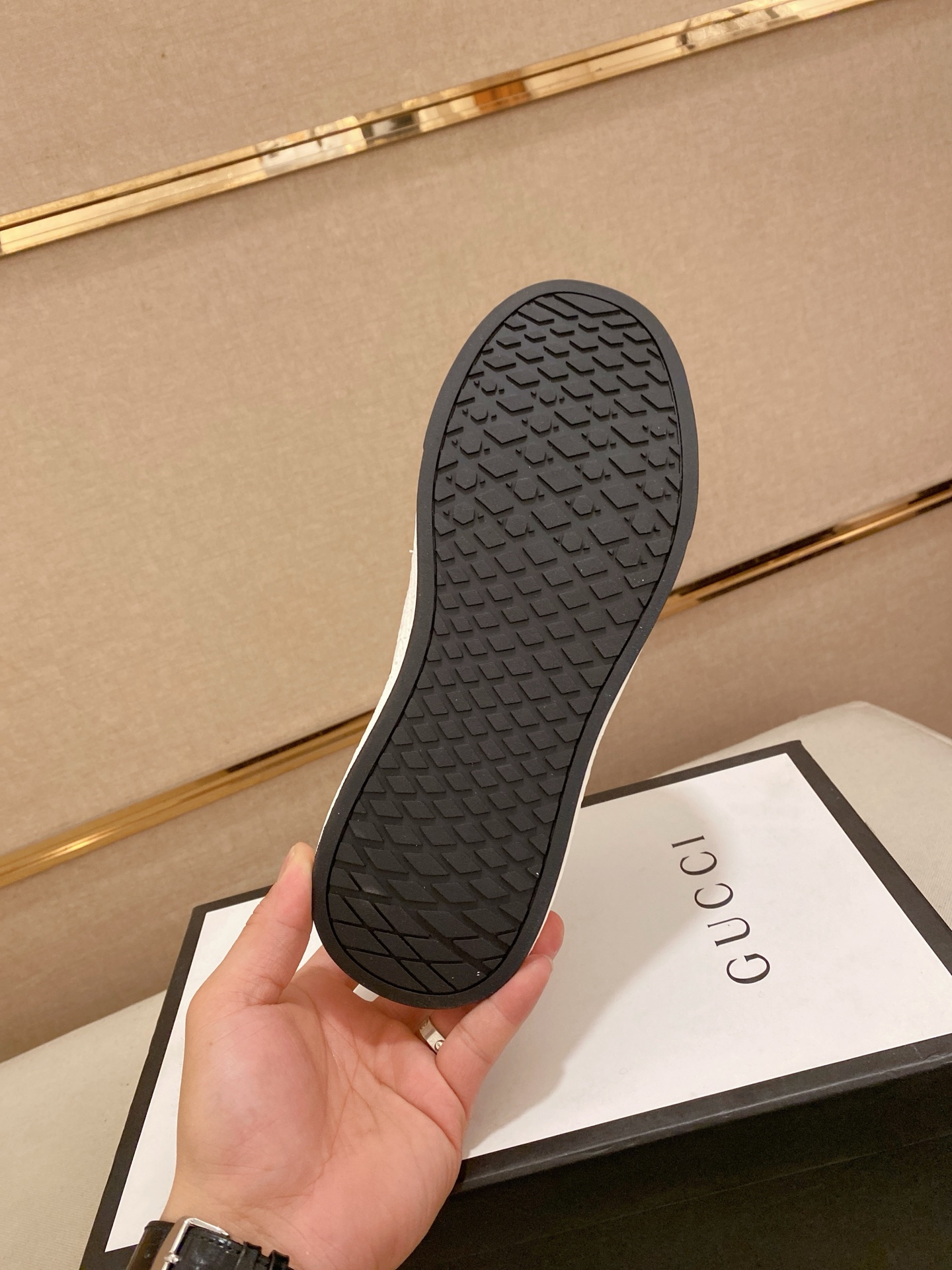 Gucci Men's Ace Leather Sneaker with Signature Web - Iconic Style 10 i1742626673978 4089 0 8