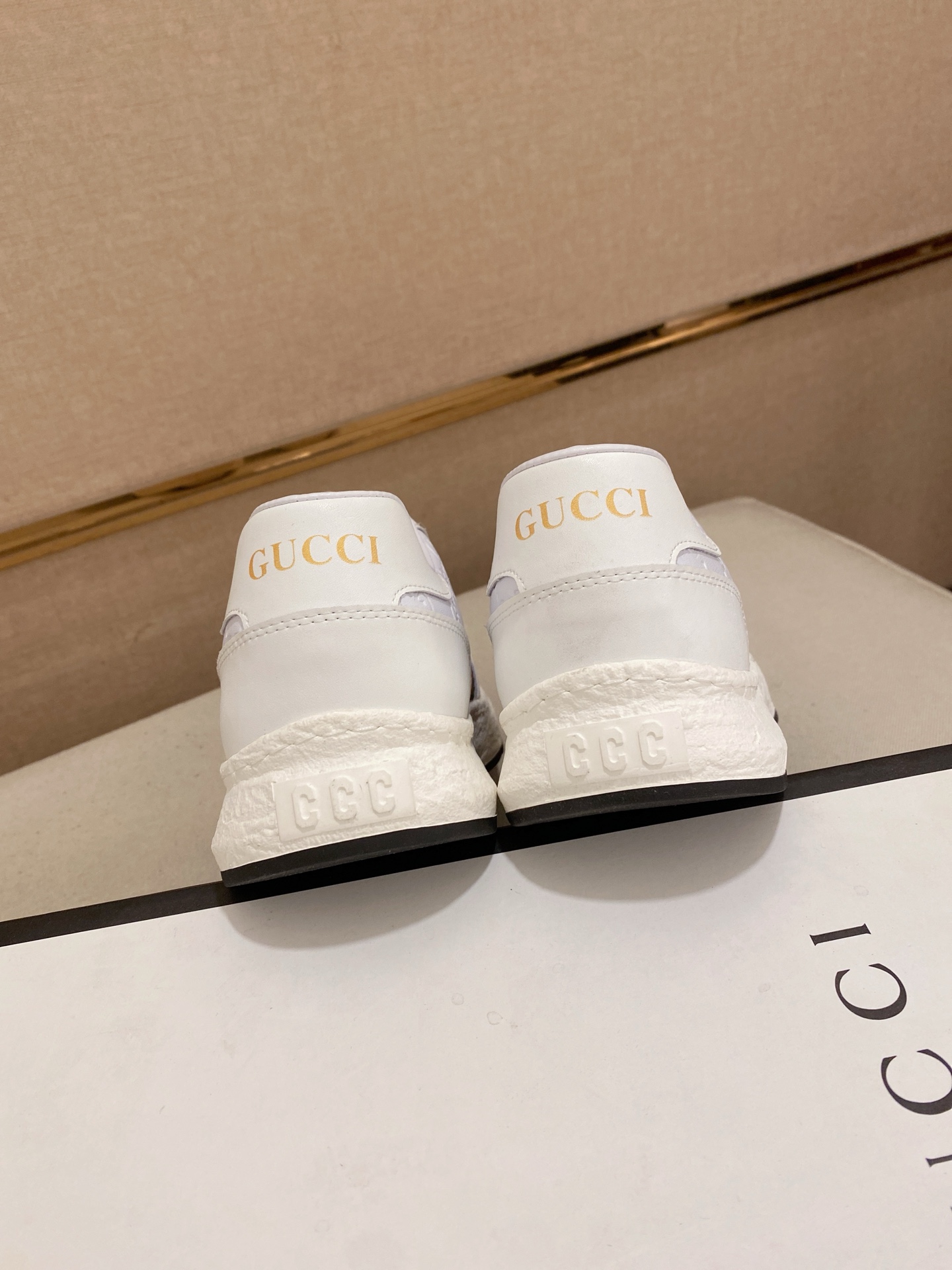 Gucci Men's Ace Leather Sneaker with Signature Web - Iconic Style 9 i1742626697141 5660 0 7