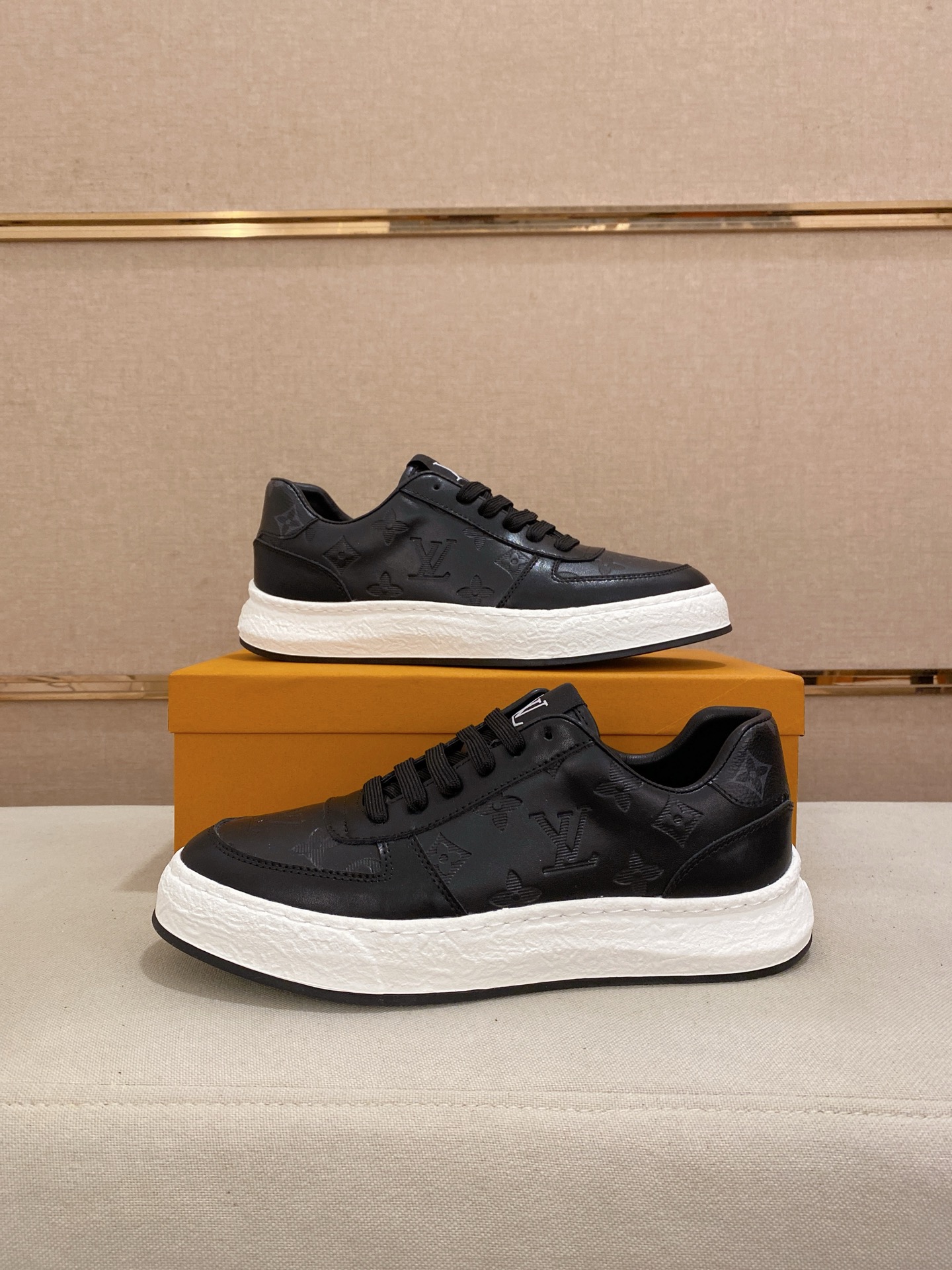 Louis Vuitton Black Leather Monogram Embossed Low-Top Sneakers Size 38-44 8 i1742626818821 668 0 6
