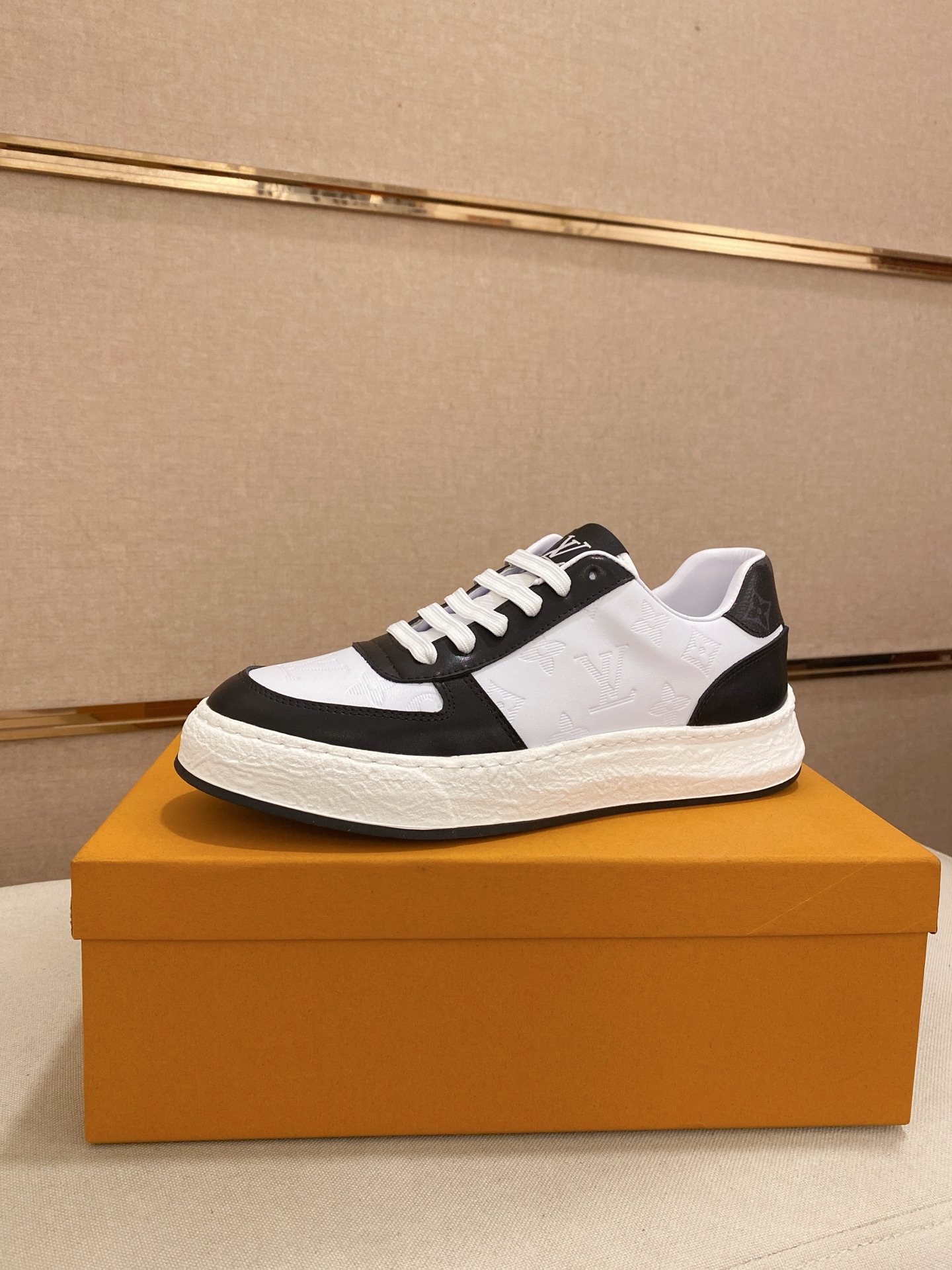 Louis Vuitton Men's Leather Sneaker, Size 38-44, Black/White