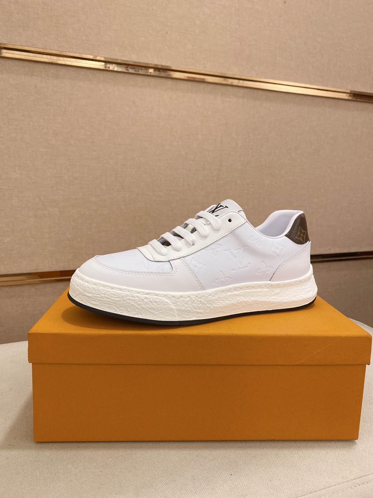 Louis Vuitton Men's White Leather Low-Top Sneakers Size 38-44 2 i1742626863648 3092 0 0