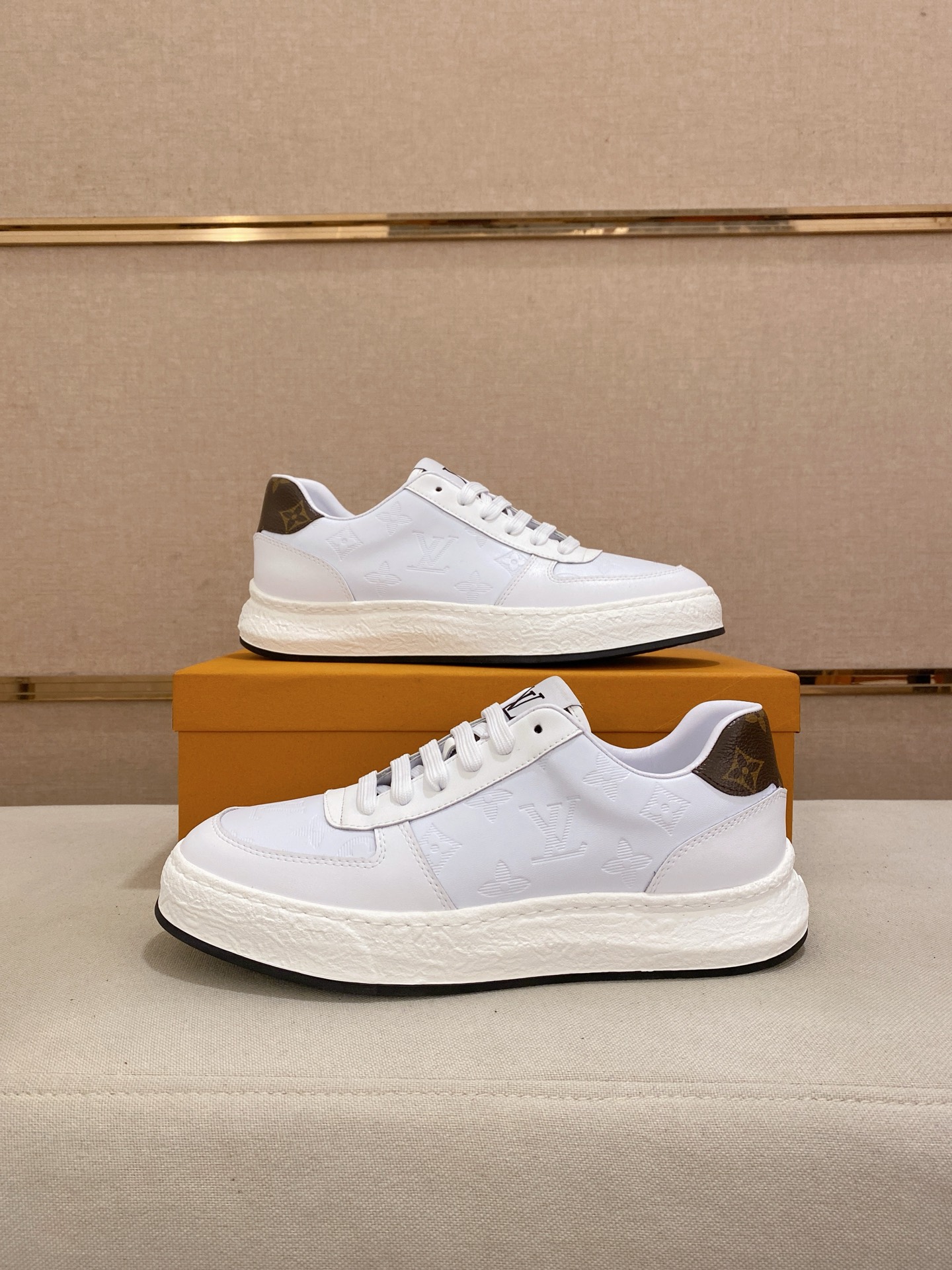 Louis Vuitton Men's White Leather Low-Top Sneakers Size 38-44 8 i1742626863733 8324 0 6
