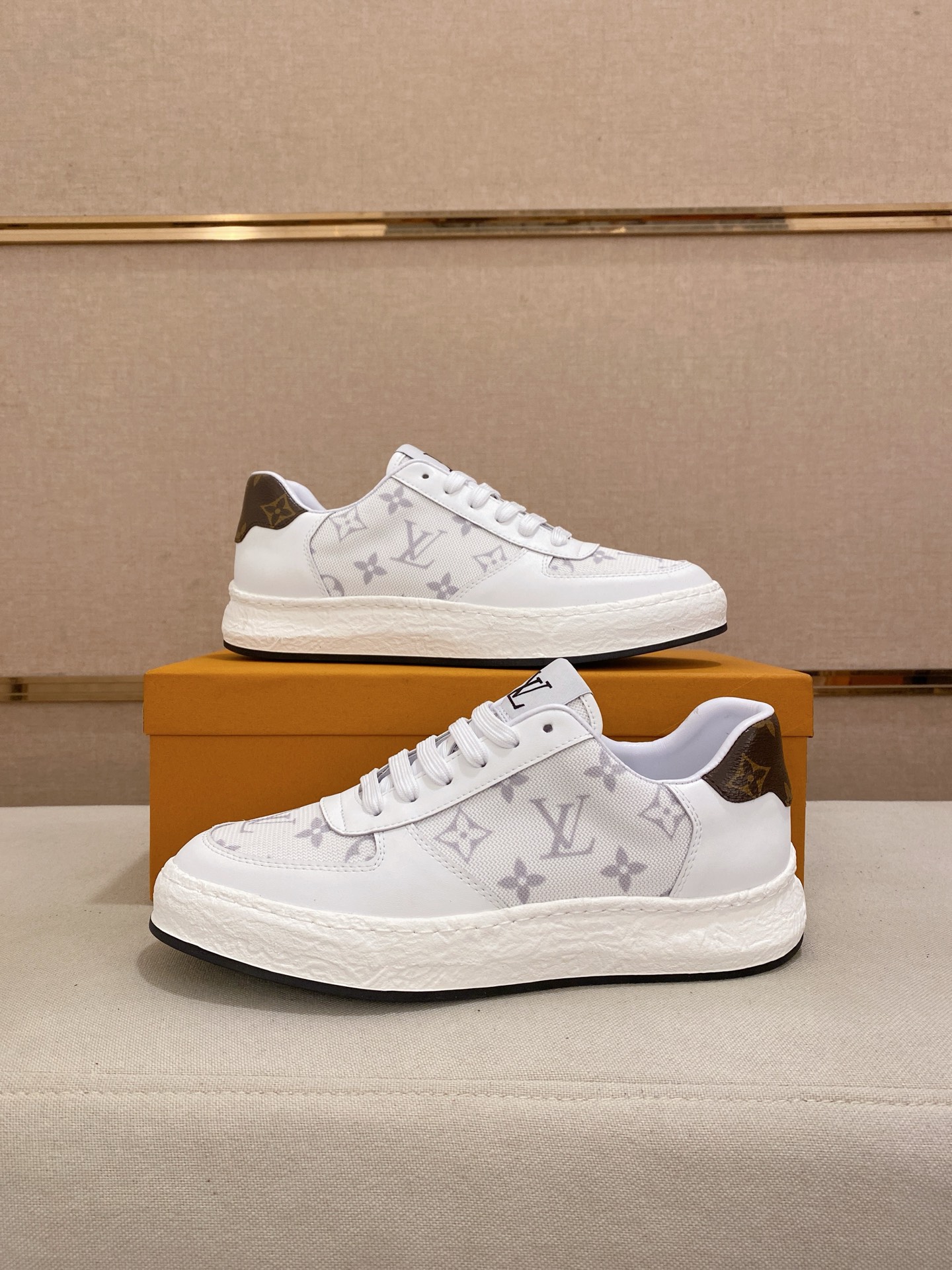 Louis Vuitton Men's White Leather Lace-Up Sneakers Size 38-44 8 i1742626998114 3197 0 6